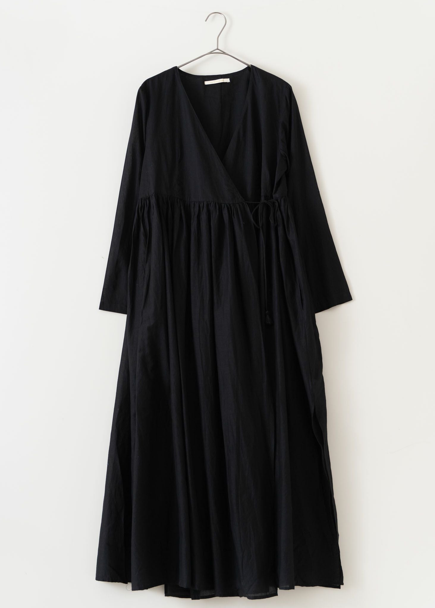 Cotton Voile Plain Crossover Gown -Black- | Pasand by ne Quittez