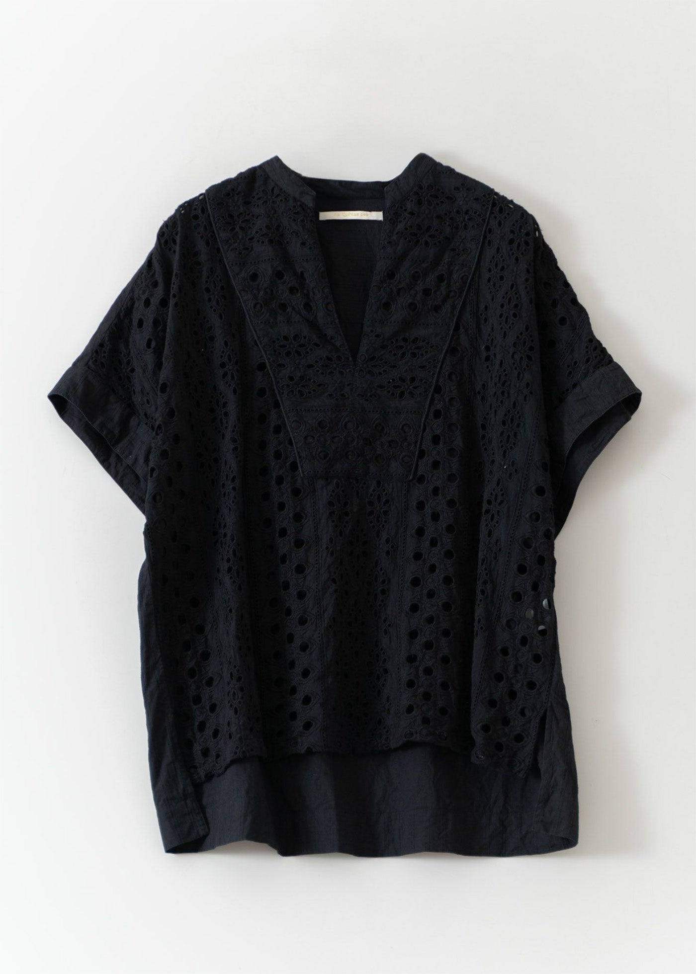 Border Hemla French Sleeve Blouse