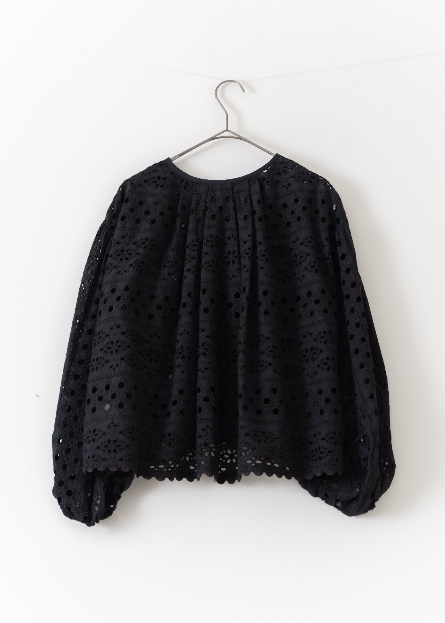 Border Hemla Balloon Sleeve Blouse