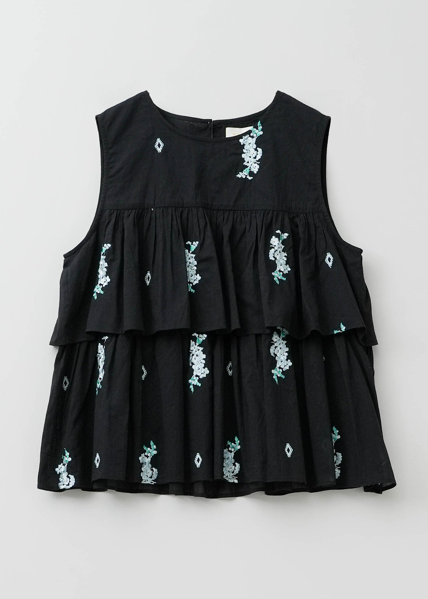 4月中旬お届け予定】Cotton Voile Jasmine Embroidery Sleeveless Top