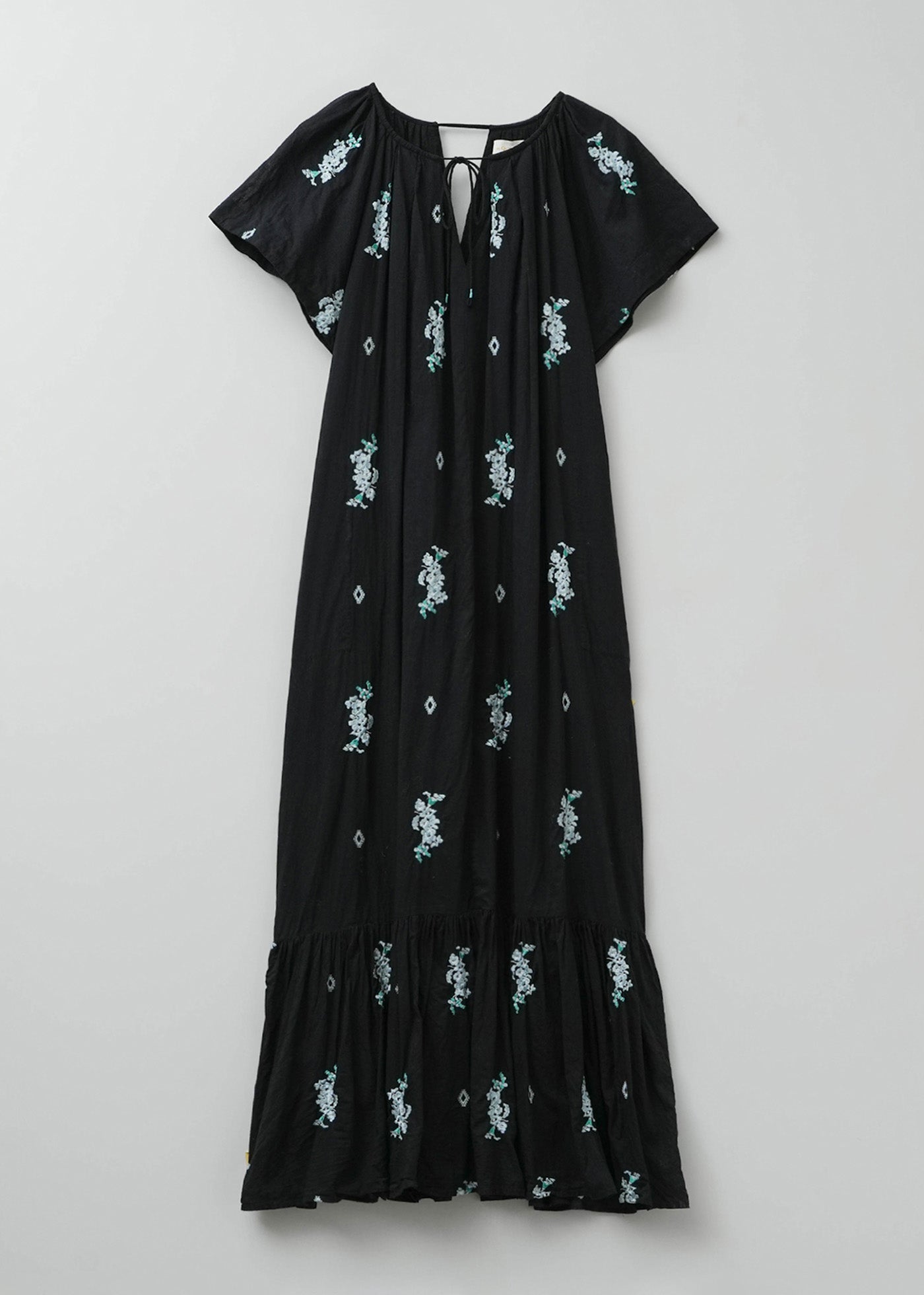 【4月中旬お届け予定】Cotton Voile Jasmine Embroidery Short Sleeve Dress