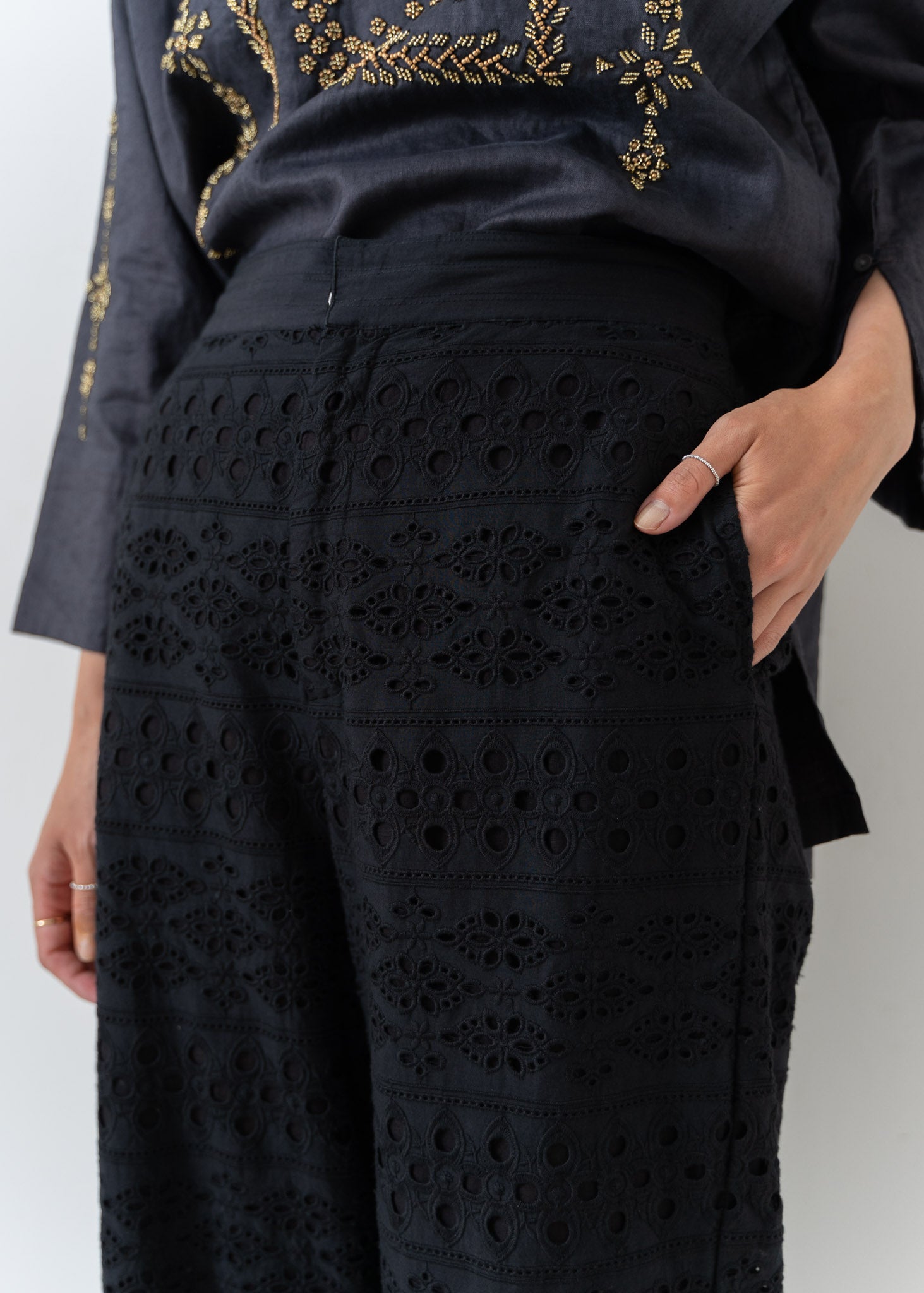 Border Hemla Gathered Pants