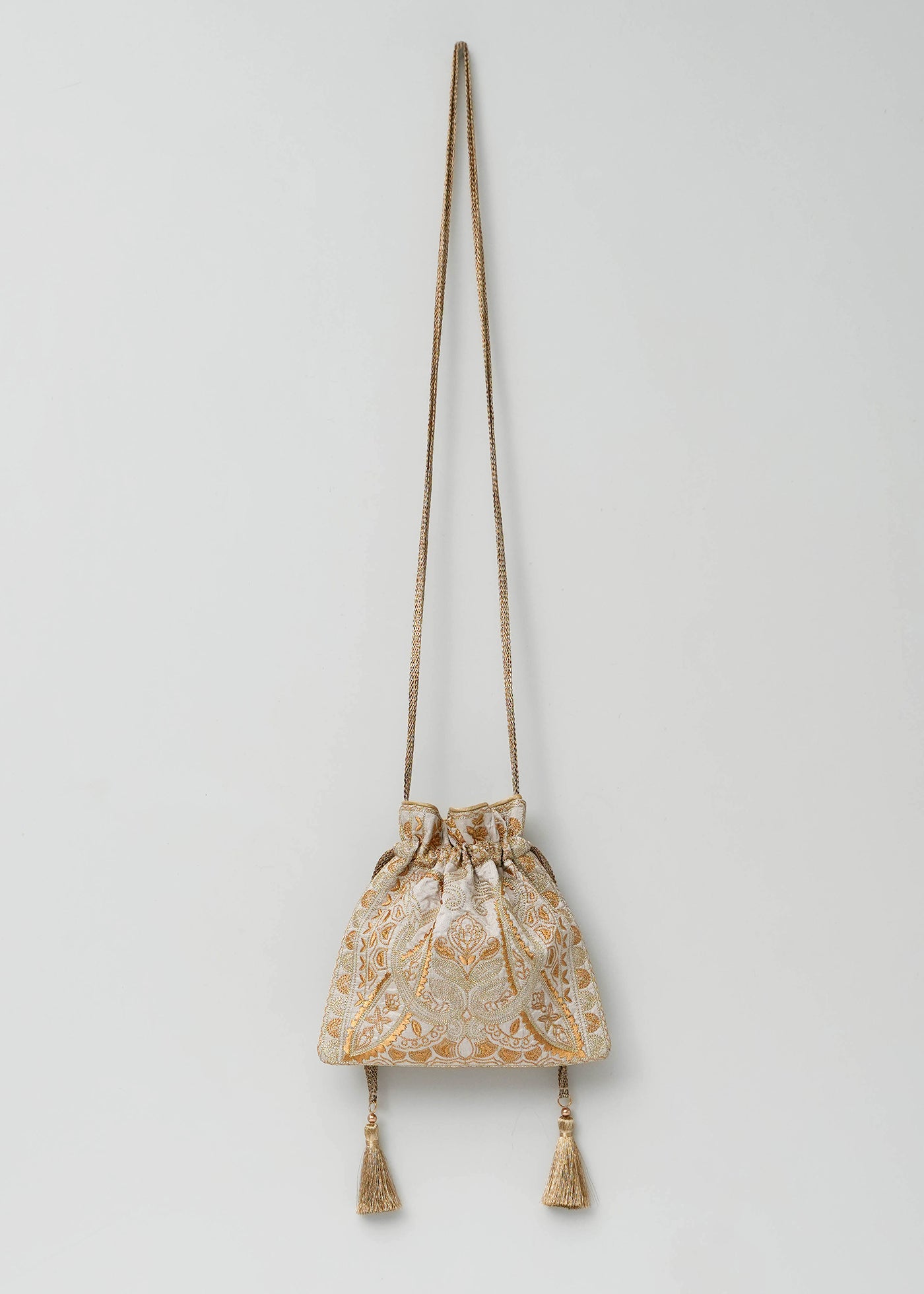 【7/8 10時発売】Embroidery Drawstring Shoulder Bag