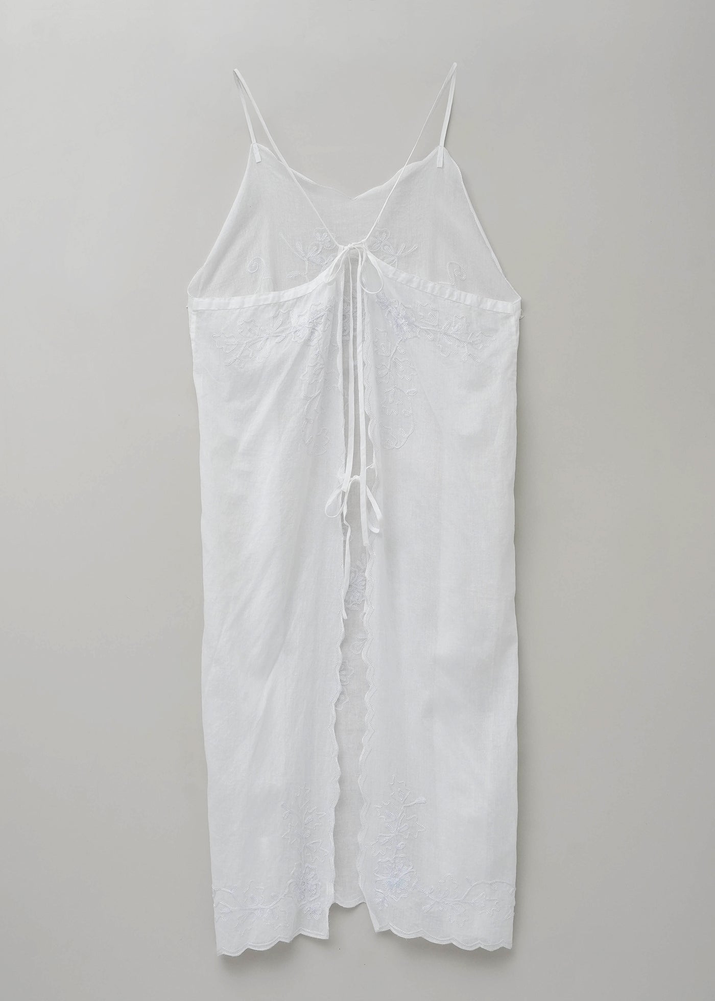 【2/18 10時発売】Organza Aari Embroidery Cami Dress