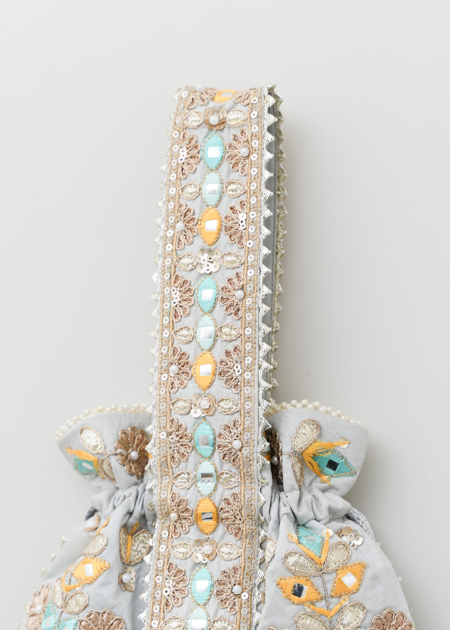 Embroidery Drawstring One Handle Bag