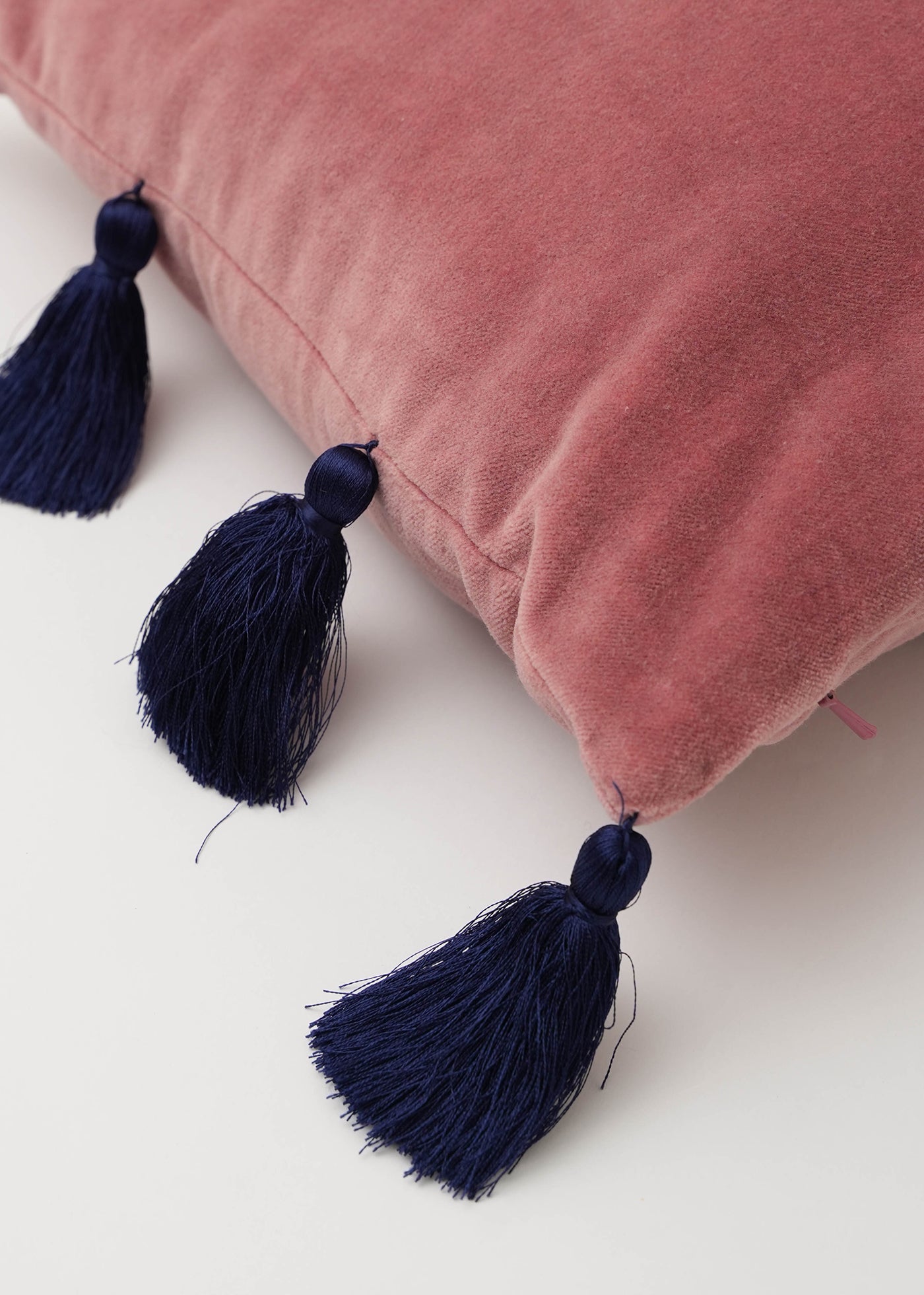 Velvet Tassel Cushion Cover Pink