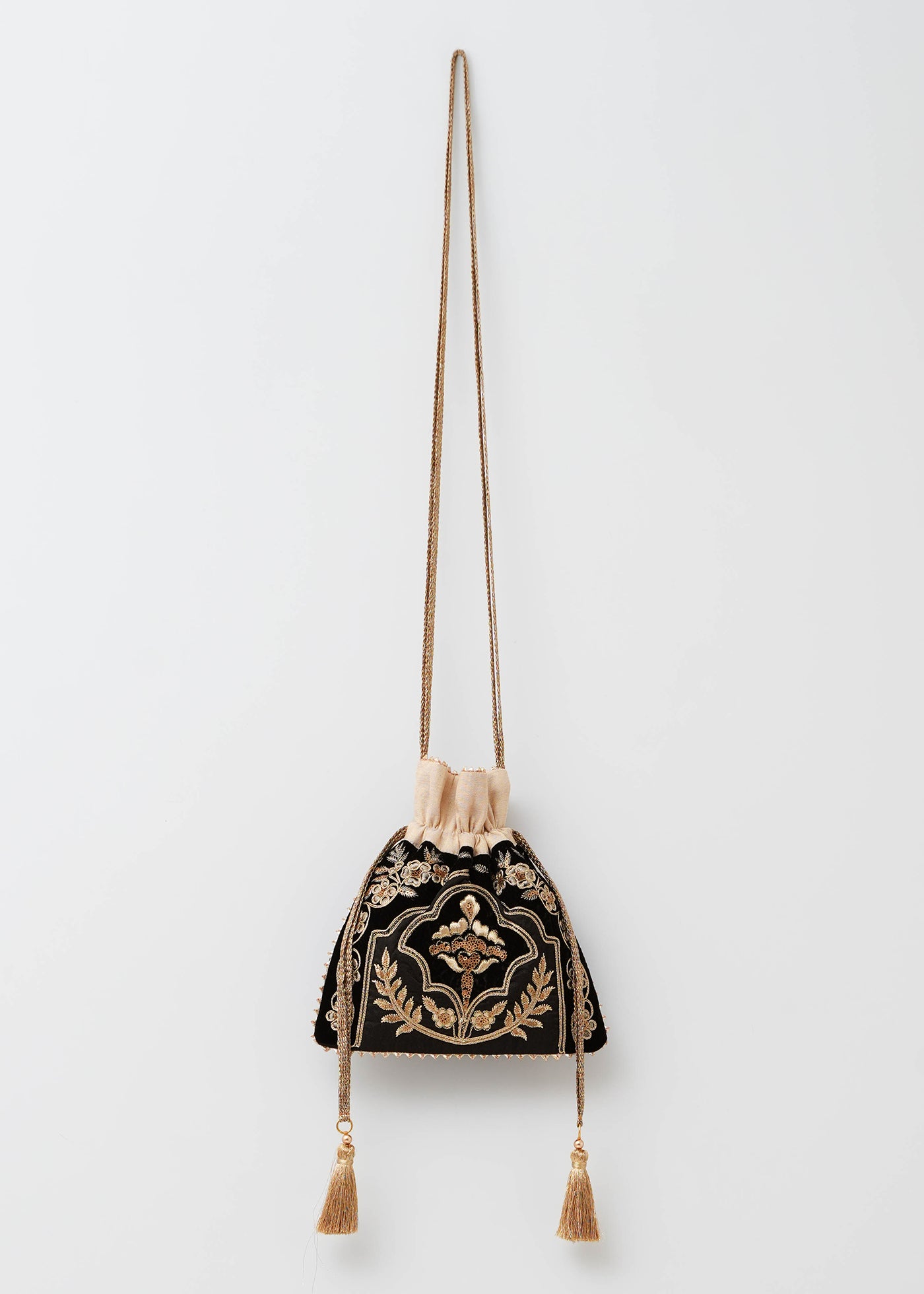 Embroidery Drawstring Shoulder Bag