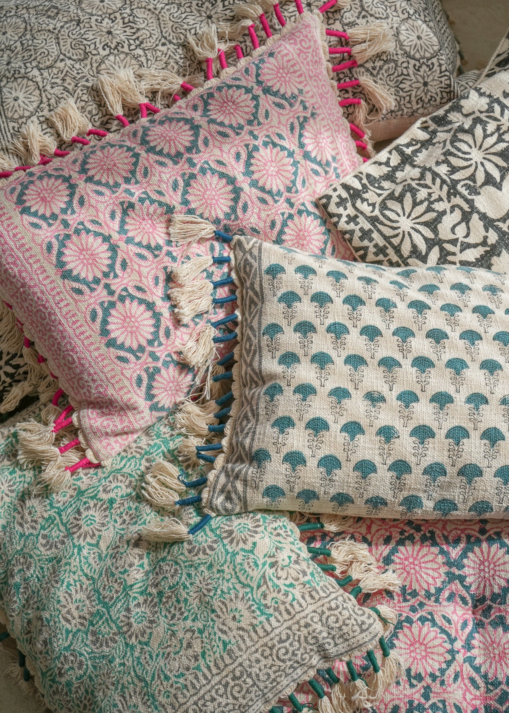 Block Big Flower Print Cushion Cover