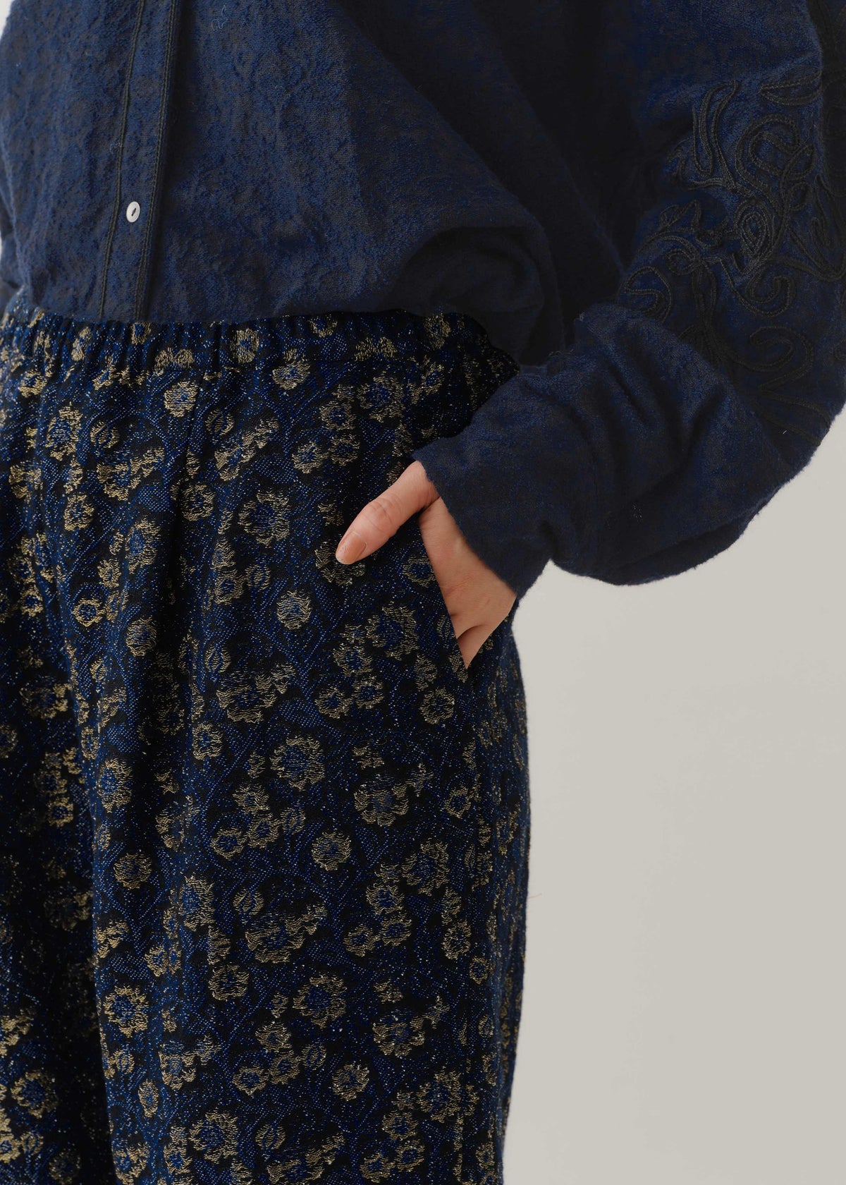 【10/21 10時発売】Wool Lurex Flower Jacquard Pants