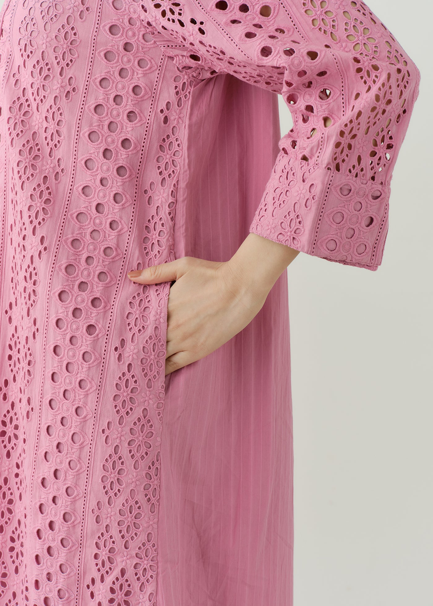 Border Hemla V Neck Kurta