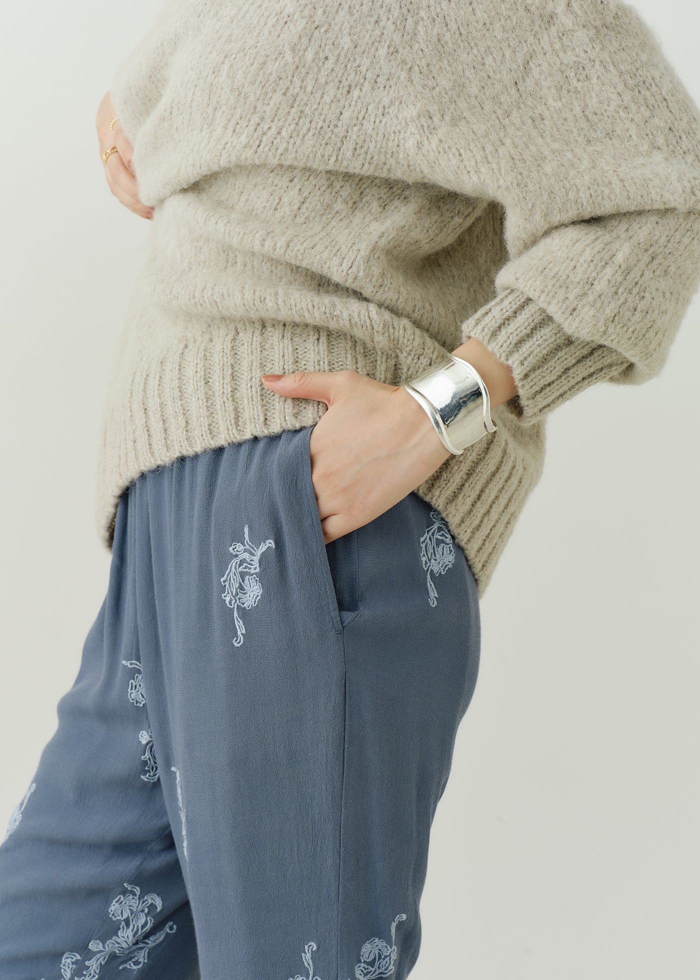 Moss Crape Mini Flower Embroidery Pants