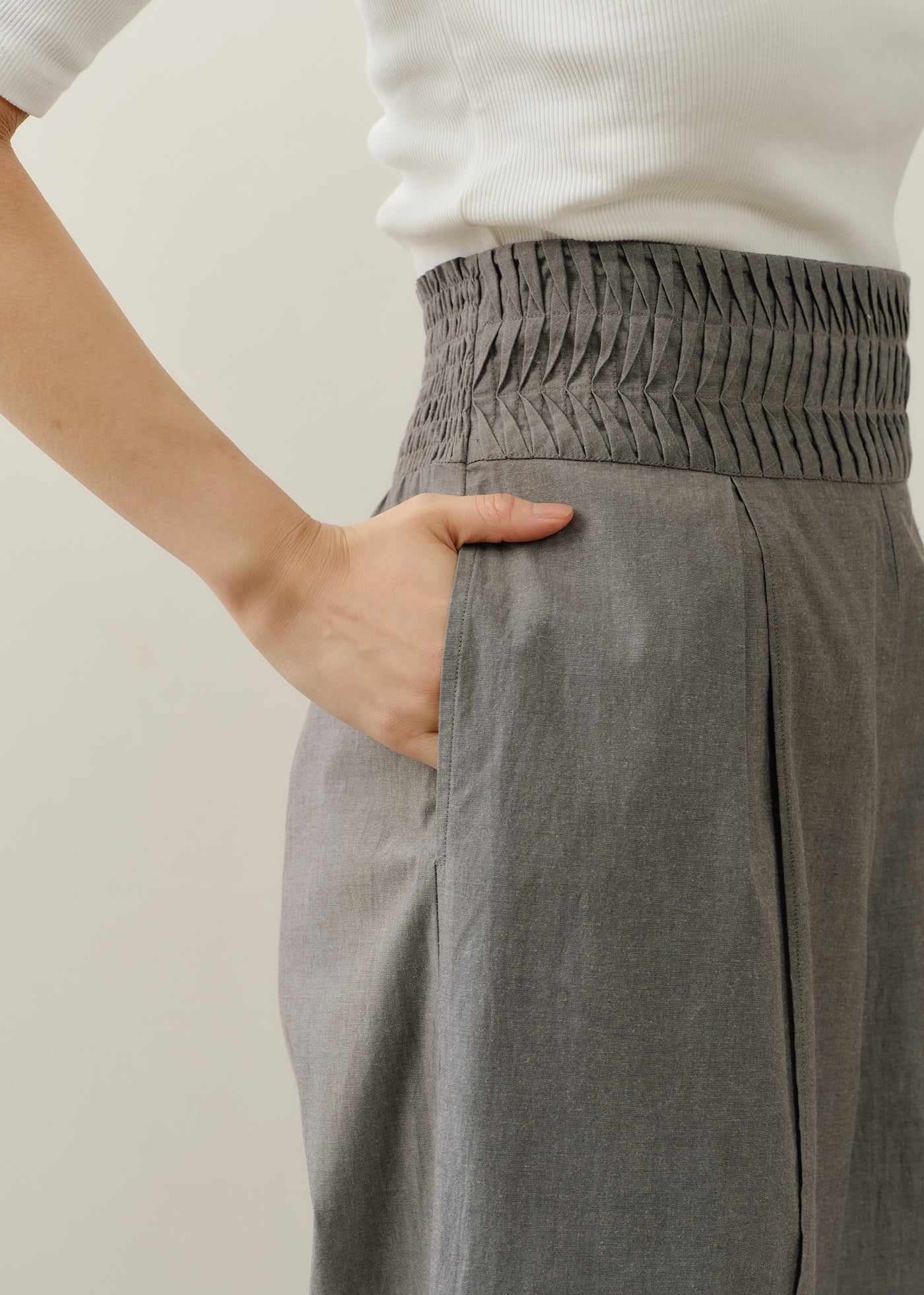 Cotton Wave Tuck Pants