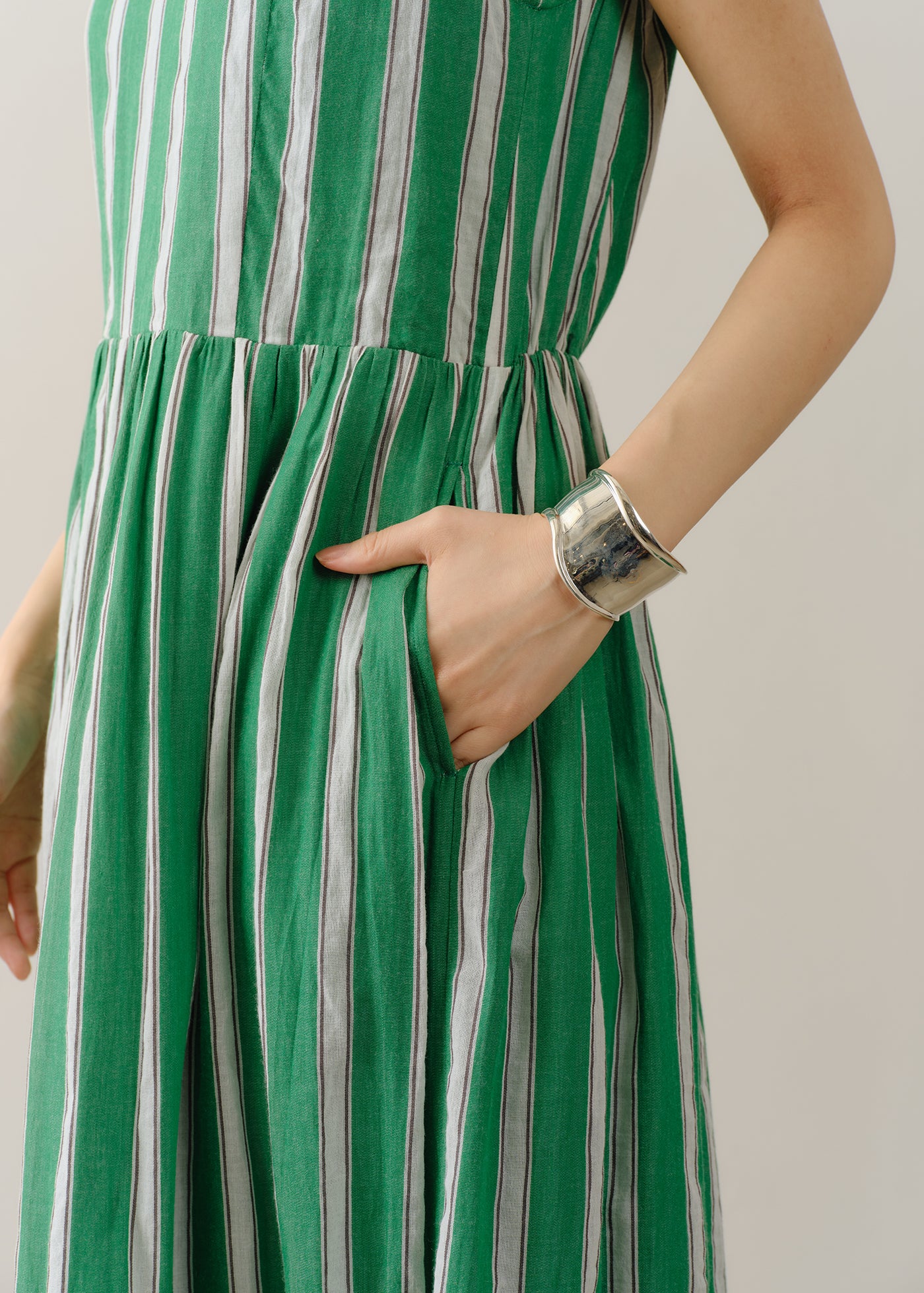 【5月上旬お届け予定】Cotton Voile Stripe Sleeveless Slant Panel Dress