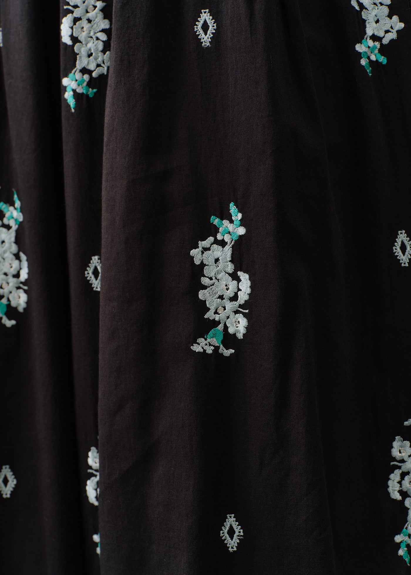 【6月下旬お届け予定】Cotton Voile Jasmine Embroidery Gather Pants