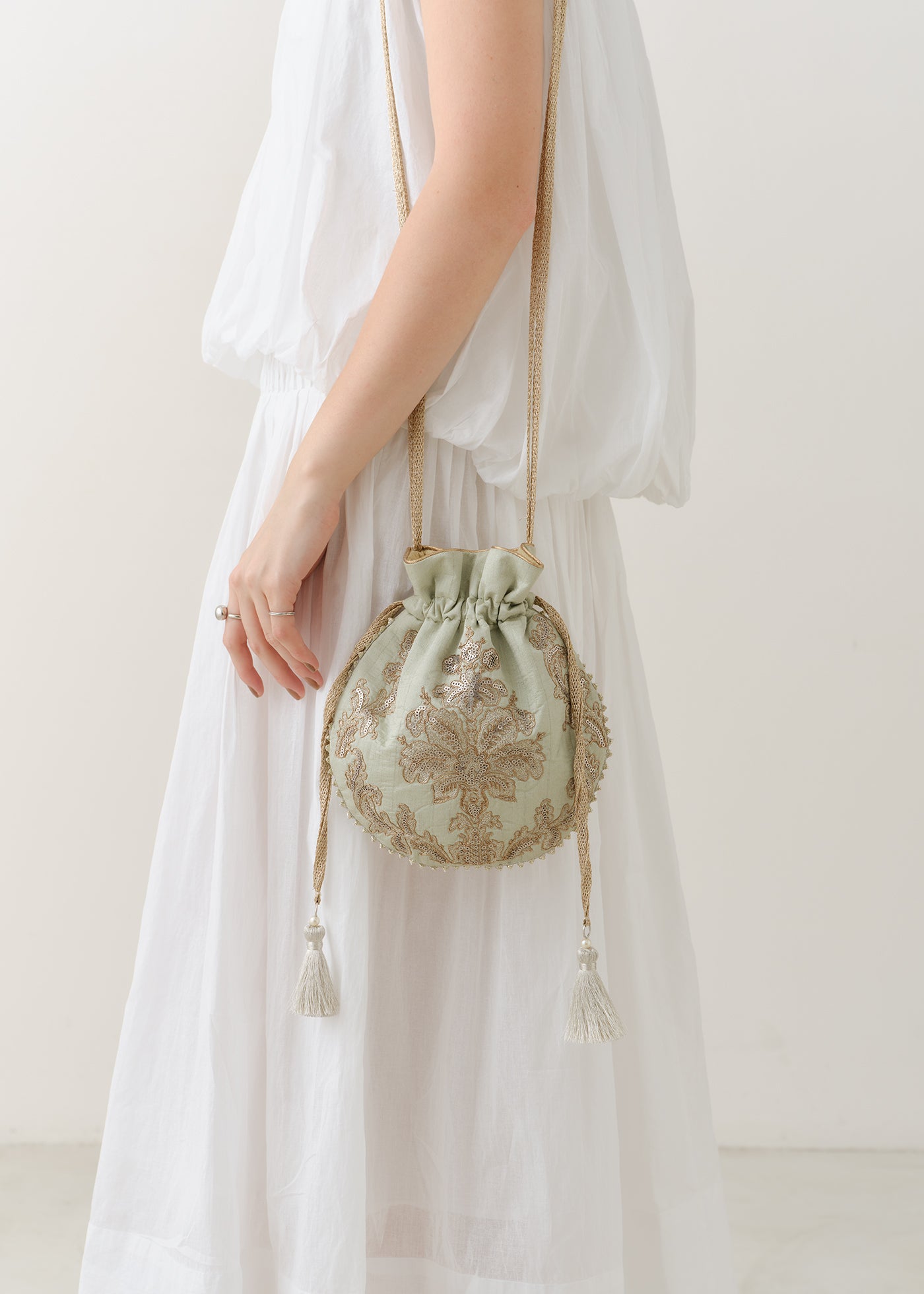 Embroidery Drawstring Shoulder Bag