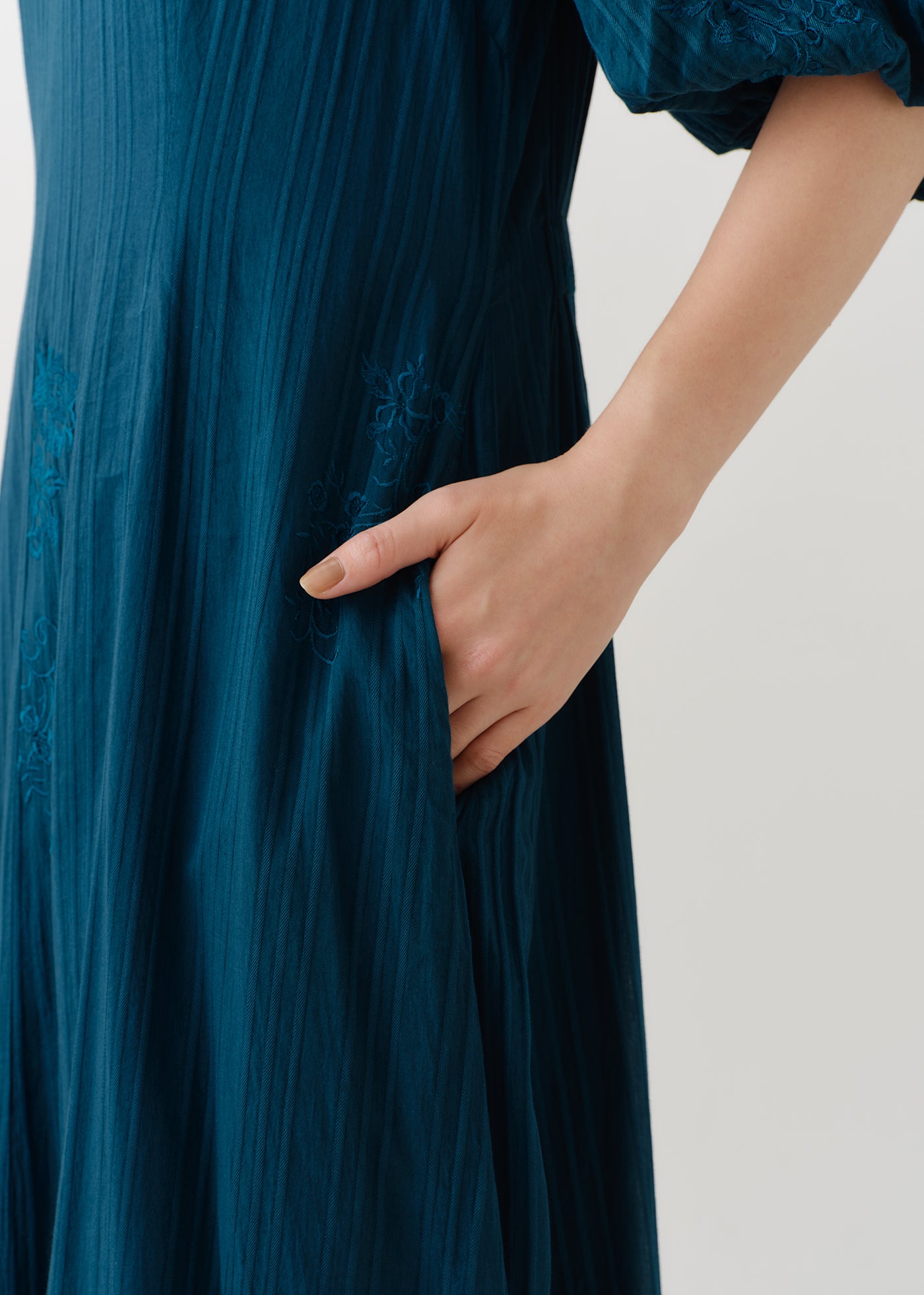 Cotton Dobby Ivy Flower Embroidery Dress