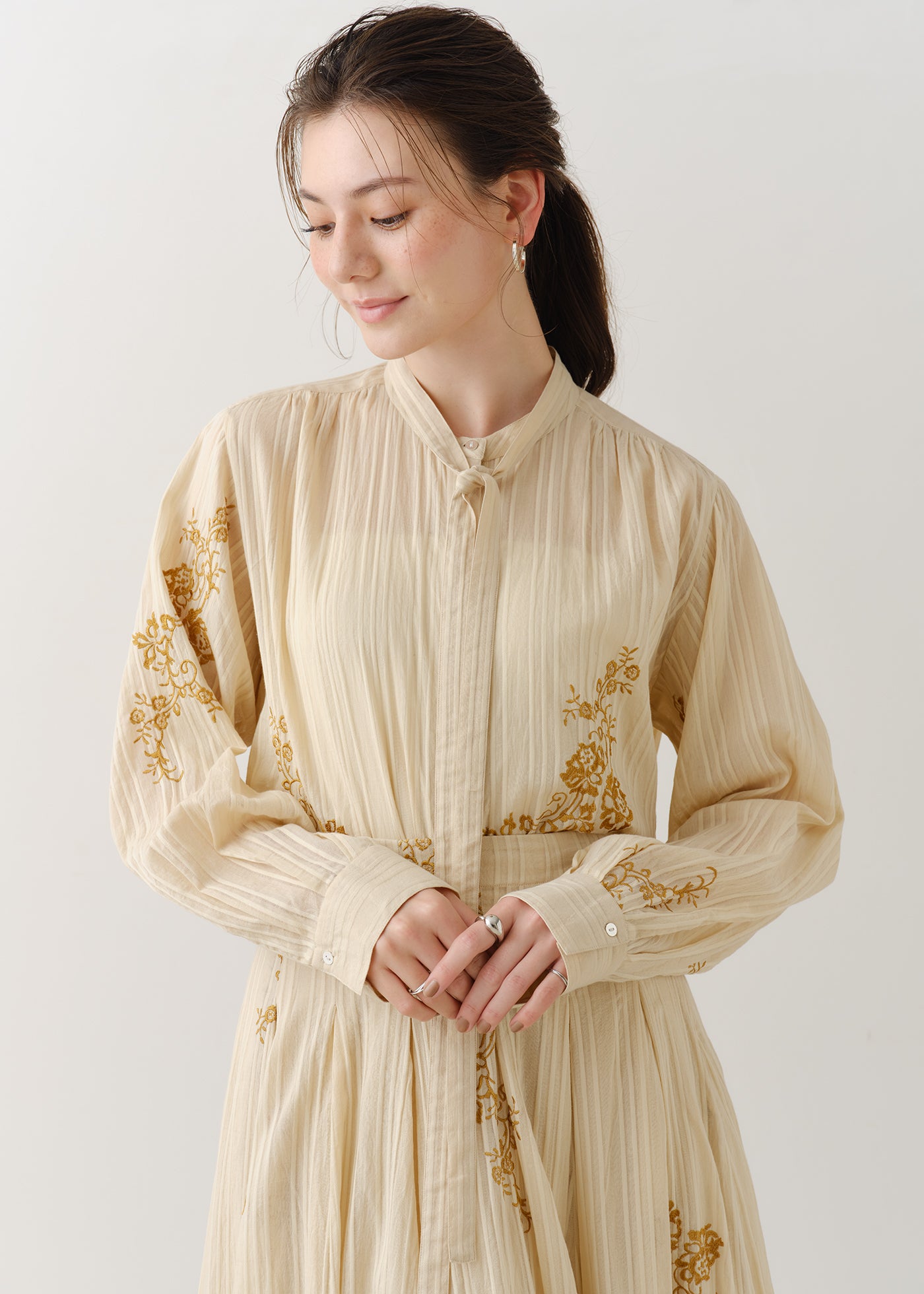 Cotton Dobby Ivy Flower Embroidery Shirts