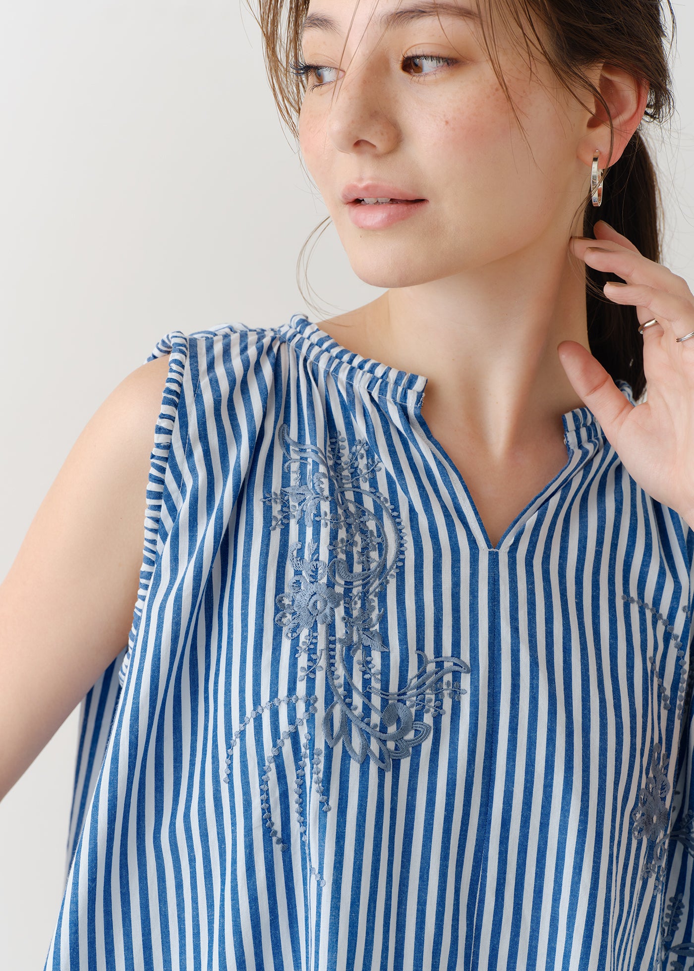 Cotton Stripe Ivy Flower Embroidery Sleeveless Top
