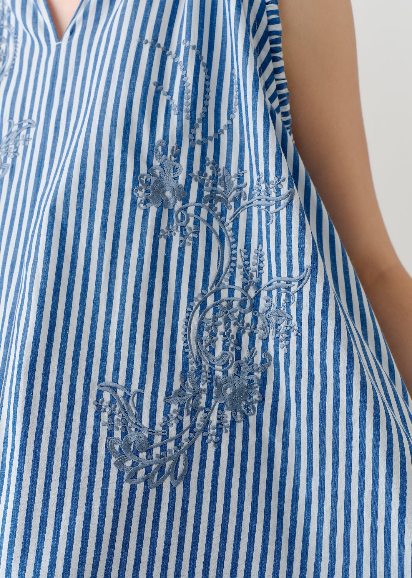 Cotton Stripe Ivy Flower Embroidery Sleeveless Top