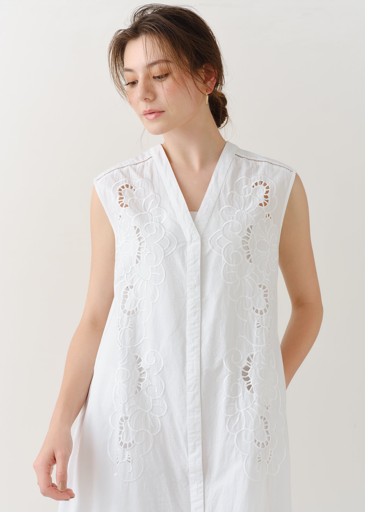 Poplin Daisy Cutwork Sleeveless Dress