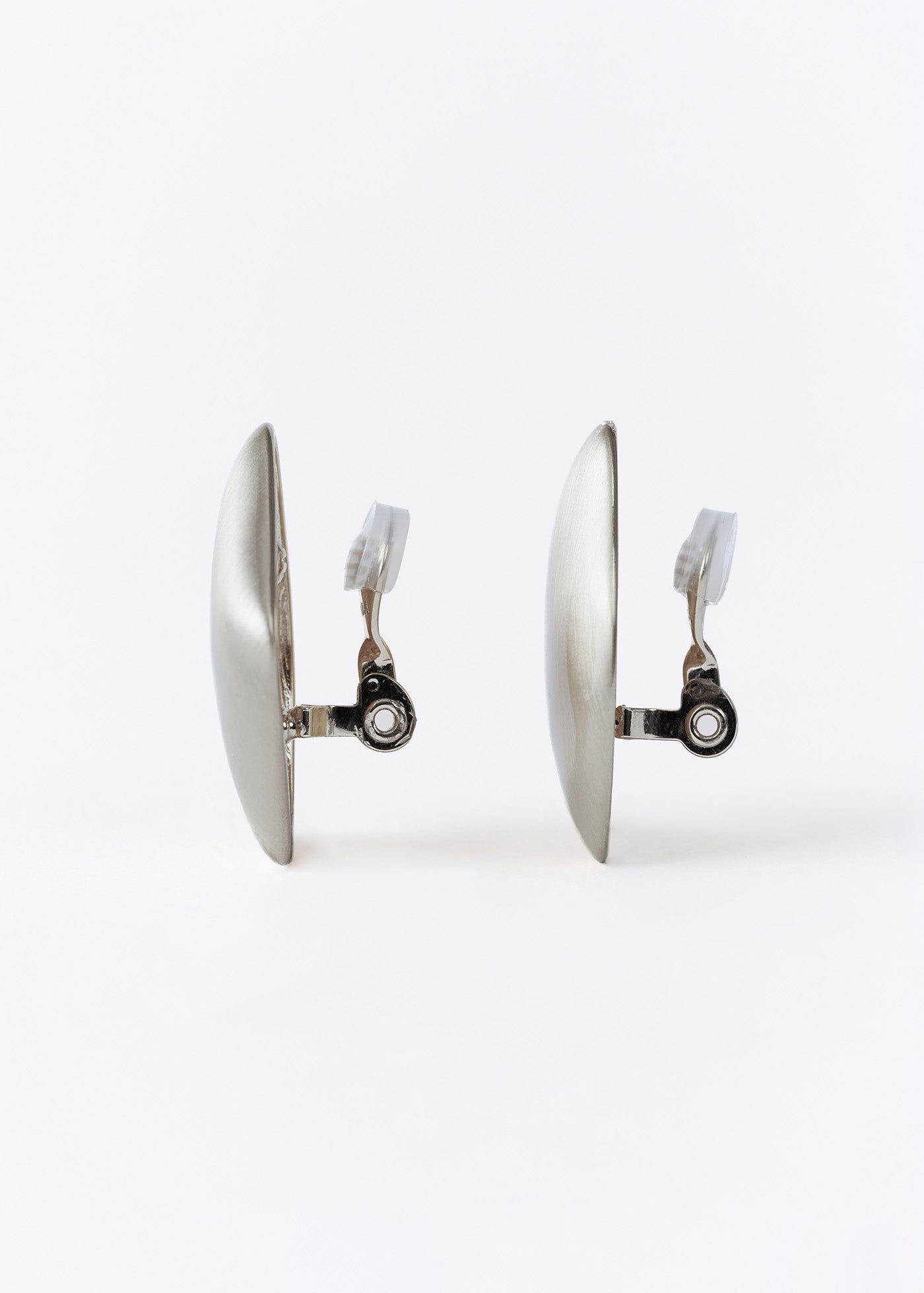 ドレスに合わせるエスプリジュエリー Leaf Clip Earring
