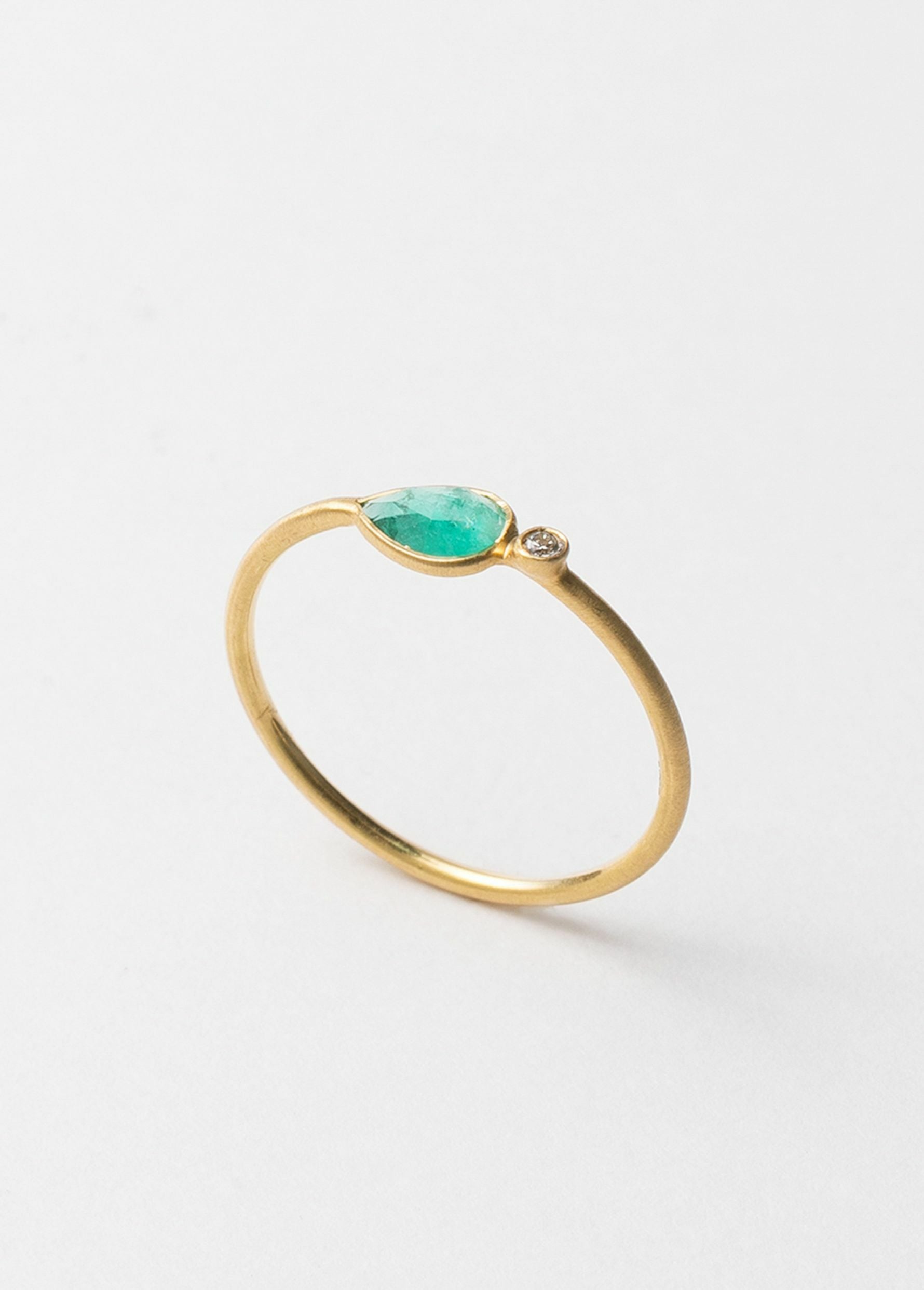 Emerald Teardrop Ring | Pasand by ne Quittez pas | パサンドバイ 