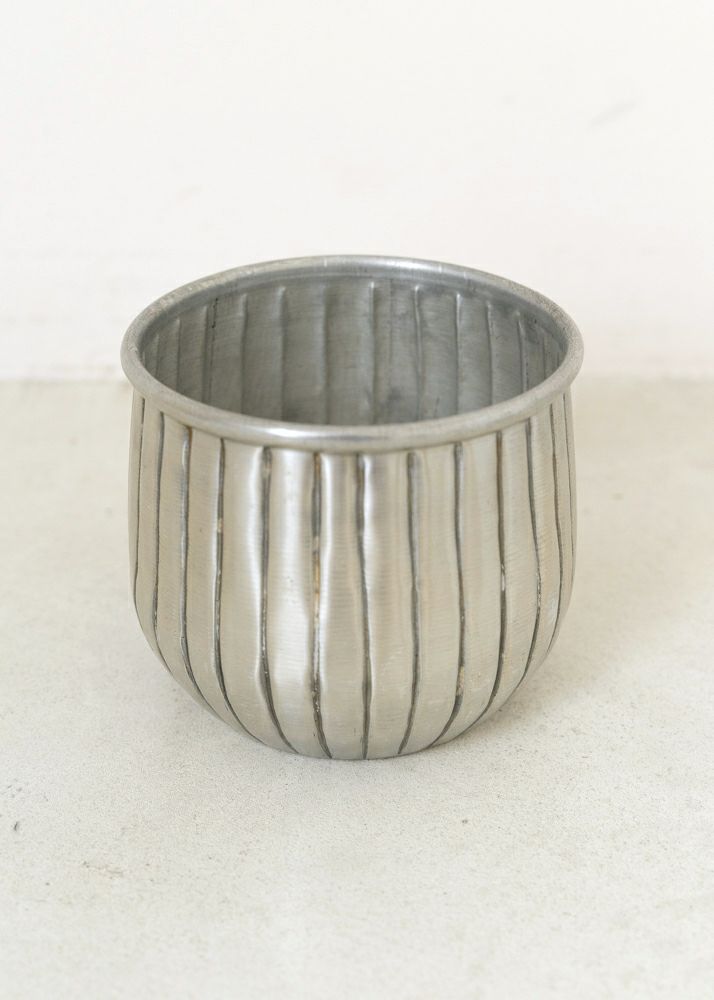Aluminum Vase Ribbed