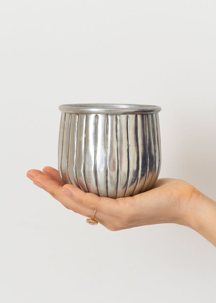 Aluminium Vase Ribbed
