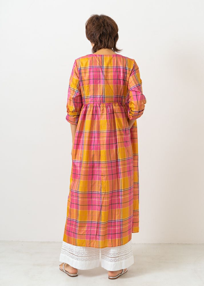 Hand Woven Silk Check Gown | Pasand by ne Quittez pas | パサン ...