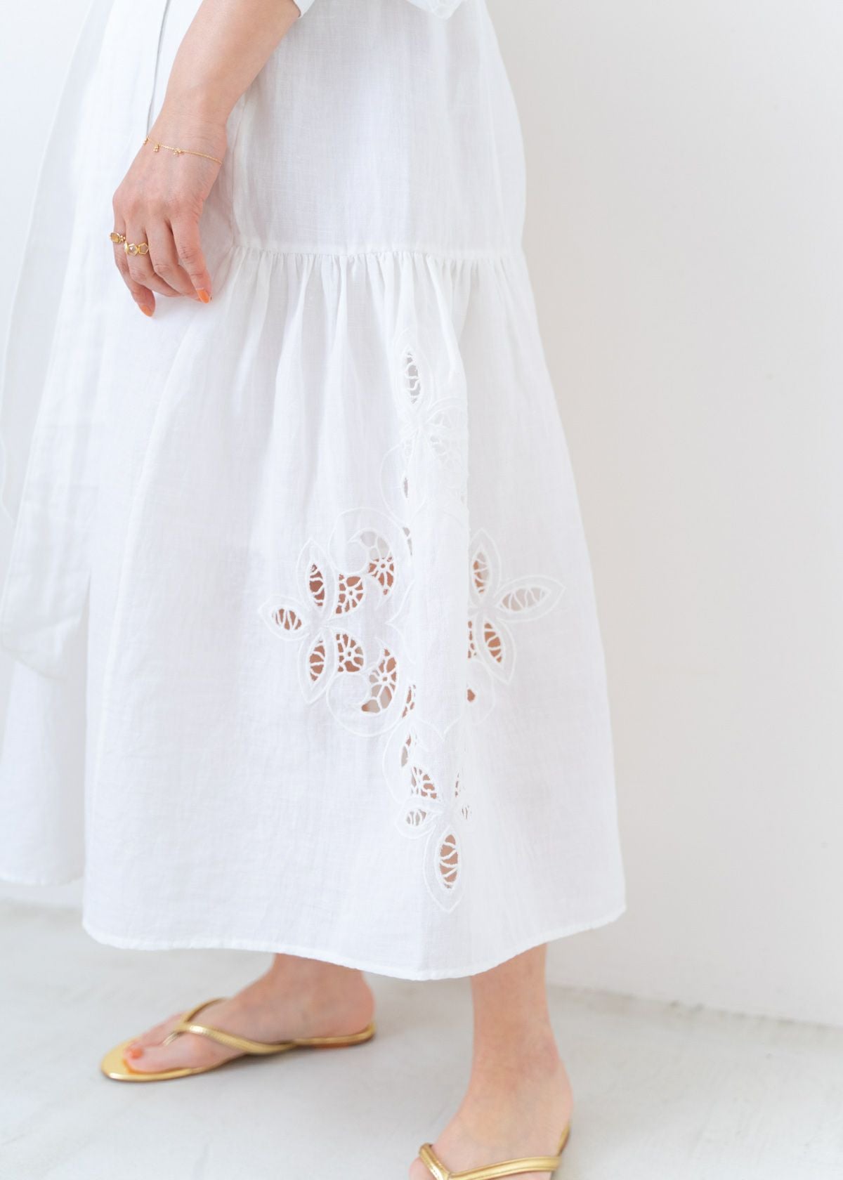 Linen Cut Work Dress | Pasand by ne Quittez pas | パサンドバイヌキテパ