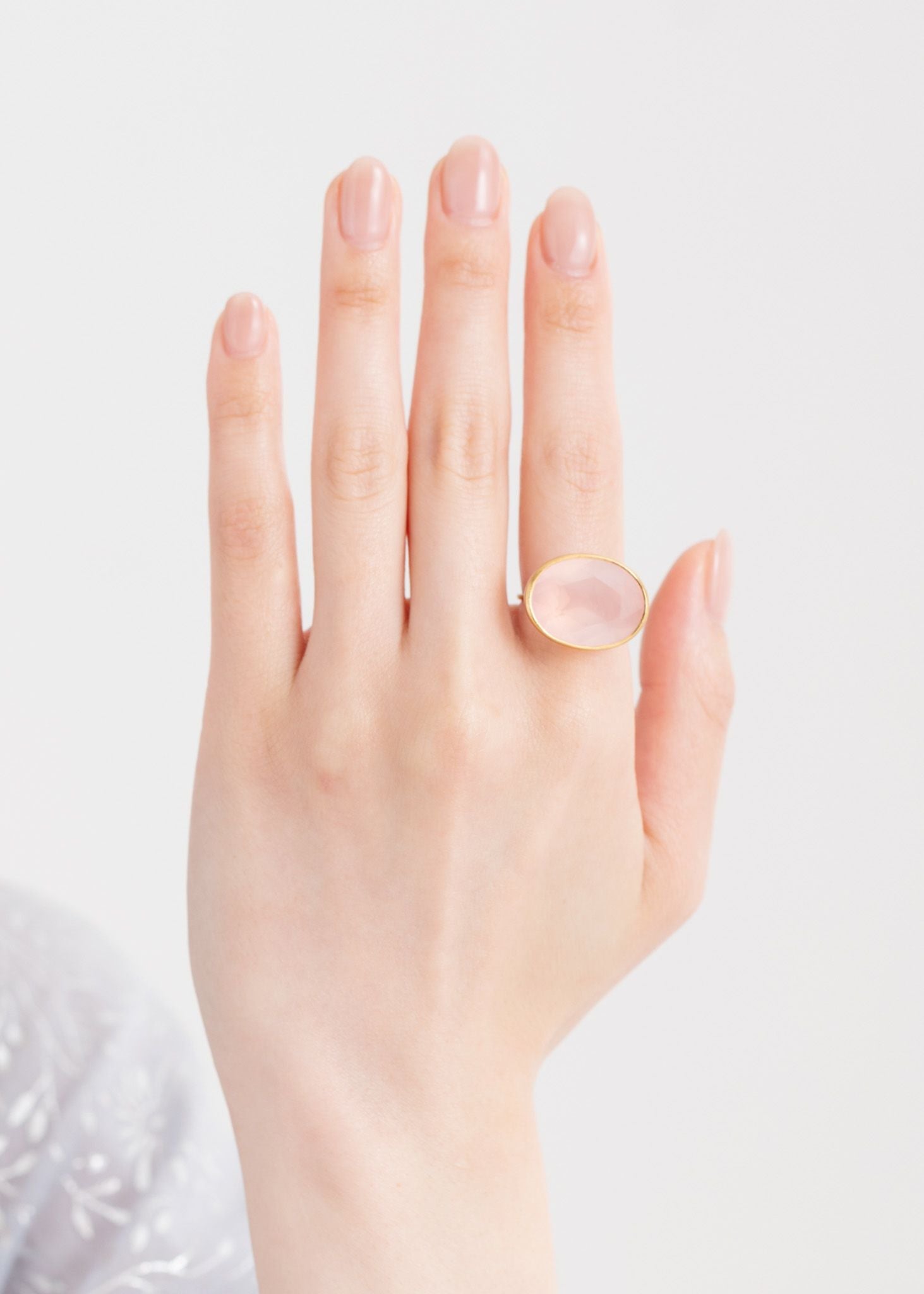 Rose Quartz Oval Bezel Ring | Pasand by ne Quittez pas | パサン 