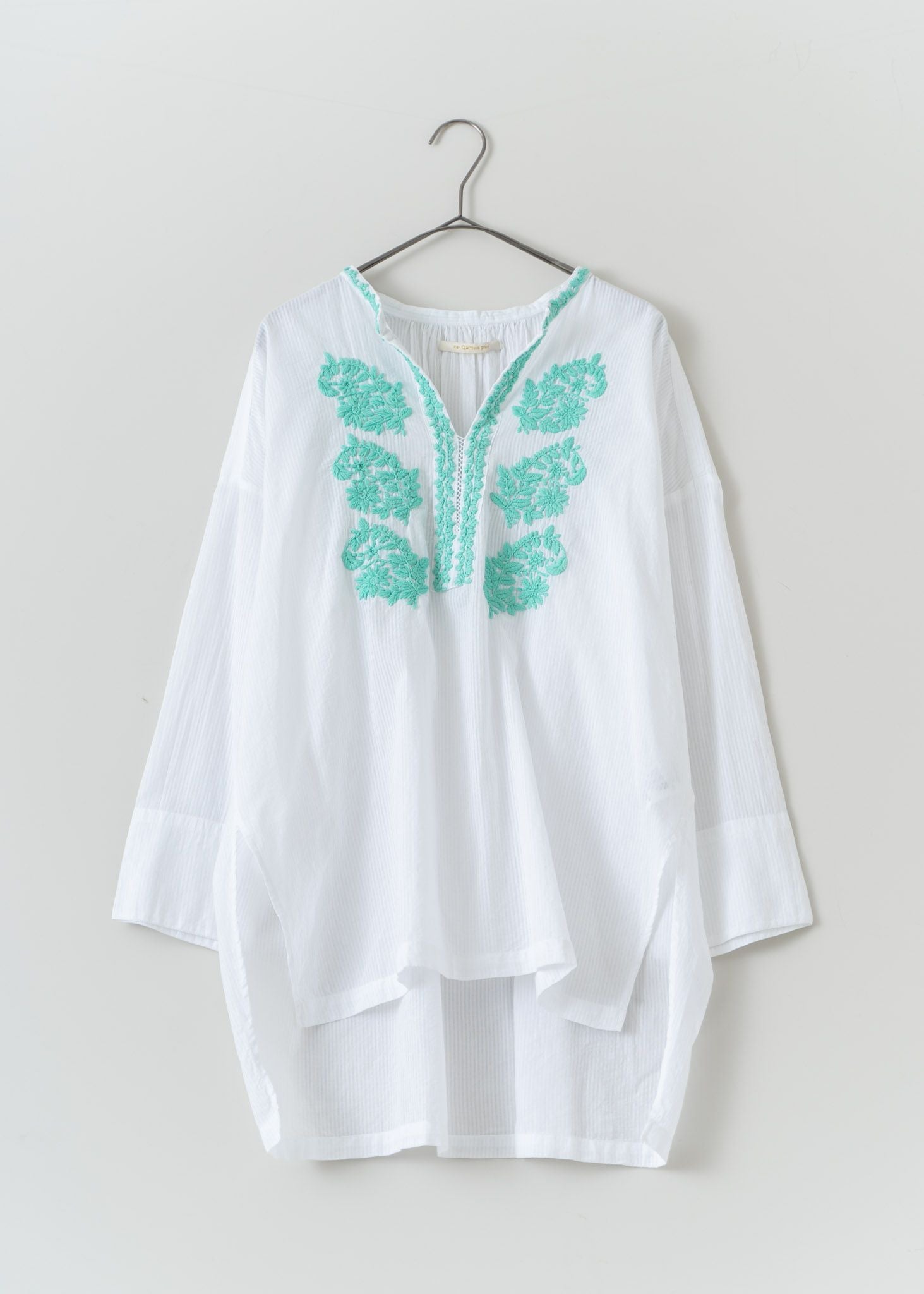 Chikan Embroidery Blouse | Pasand by ne Quittez pas | パサンドバイ 