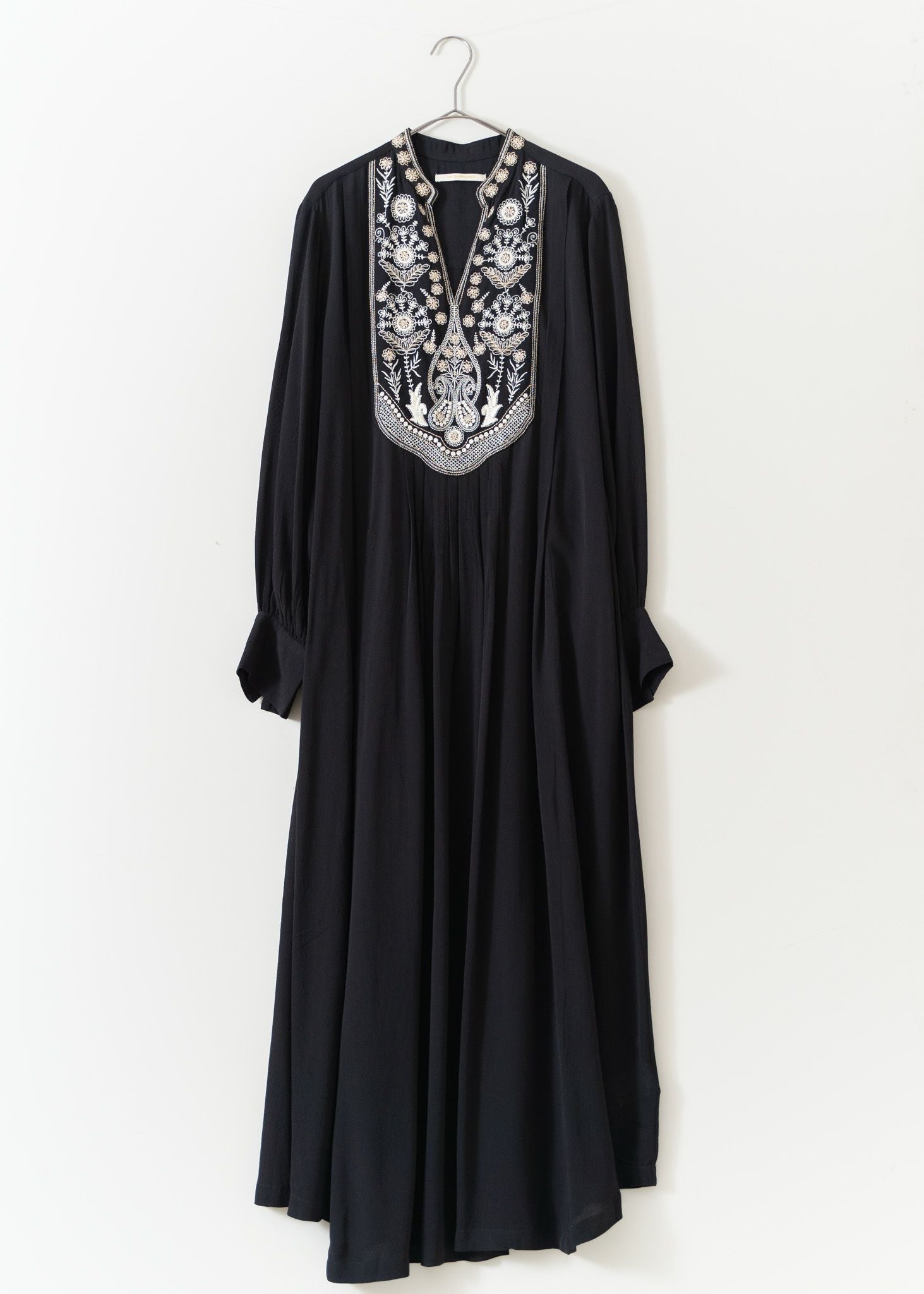 Moss Rayon Embroidery Dress | Pasand by ne Quittez pas | パサン ...