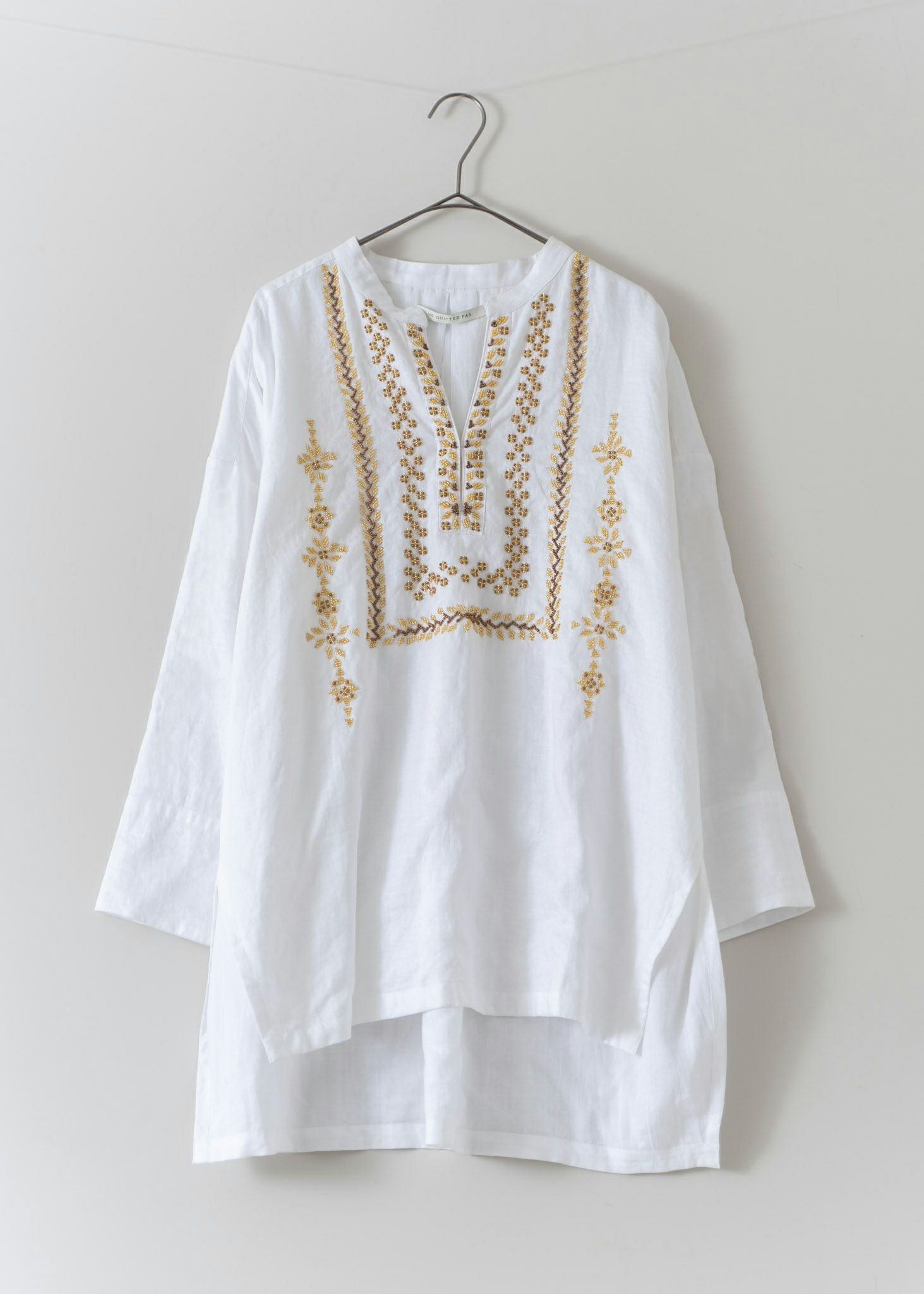 Ramie Bijoux Embroidery Top