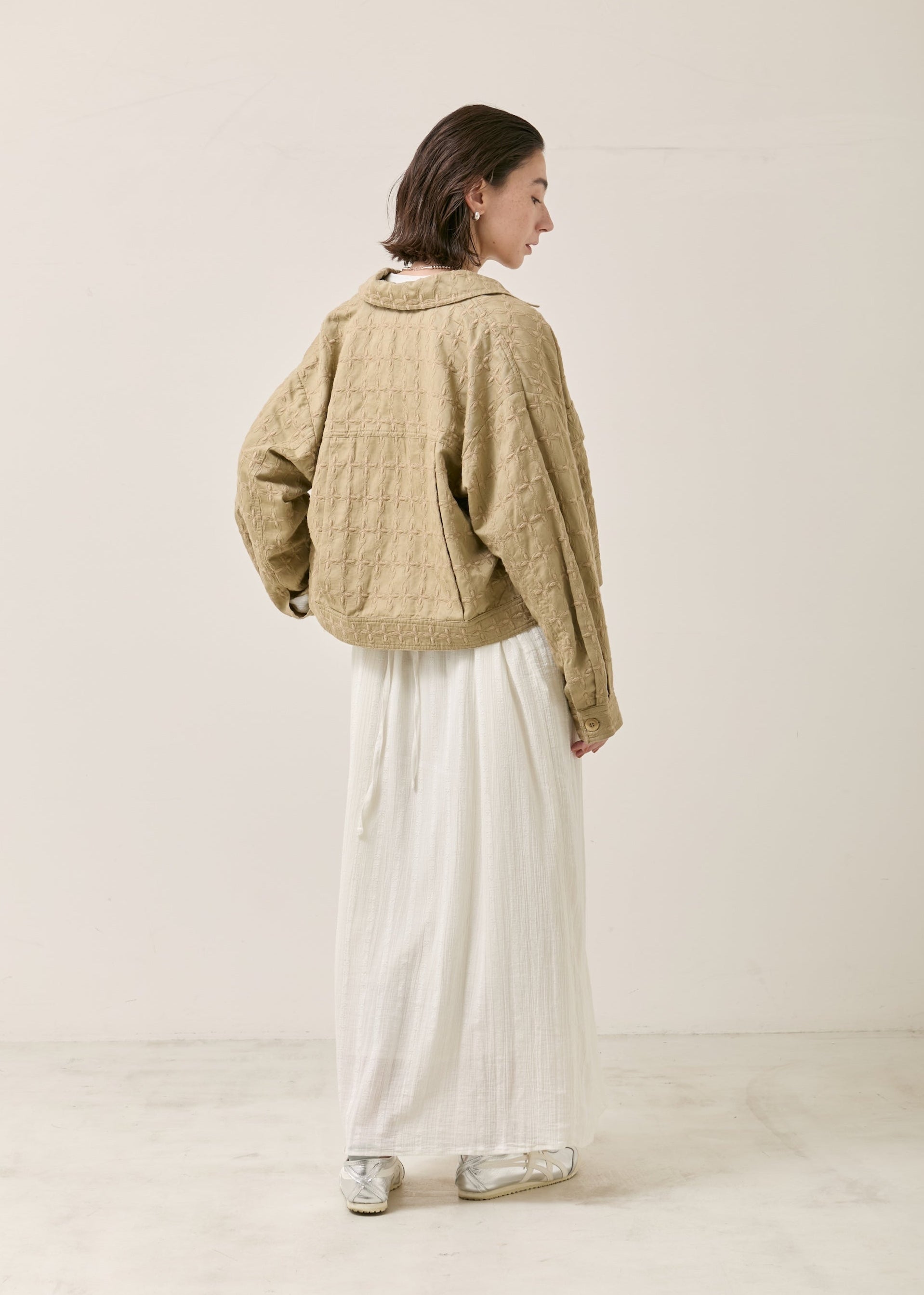 Cotton Linen Twill Flower Embroidery Jacket | Pasand by ne