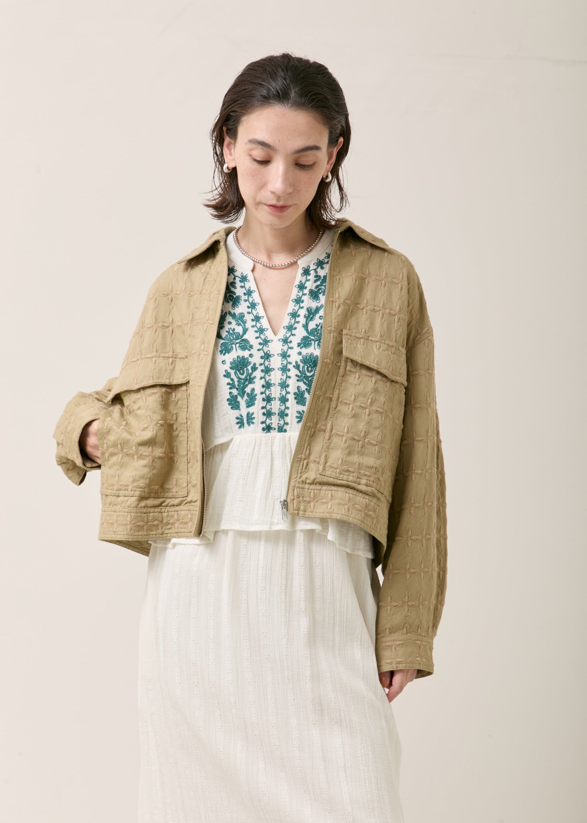 Cotton Linen Twill Flower Embroidery Jacket | Pasand by ne Quittez