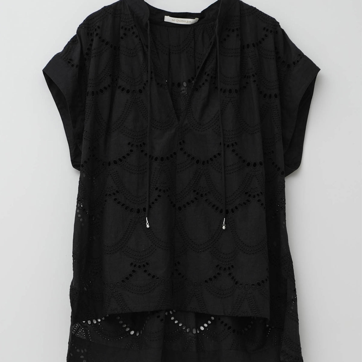 Dot Hemla French Sleeve Blouse | Pasand by ne Quittez pas | パサン 