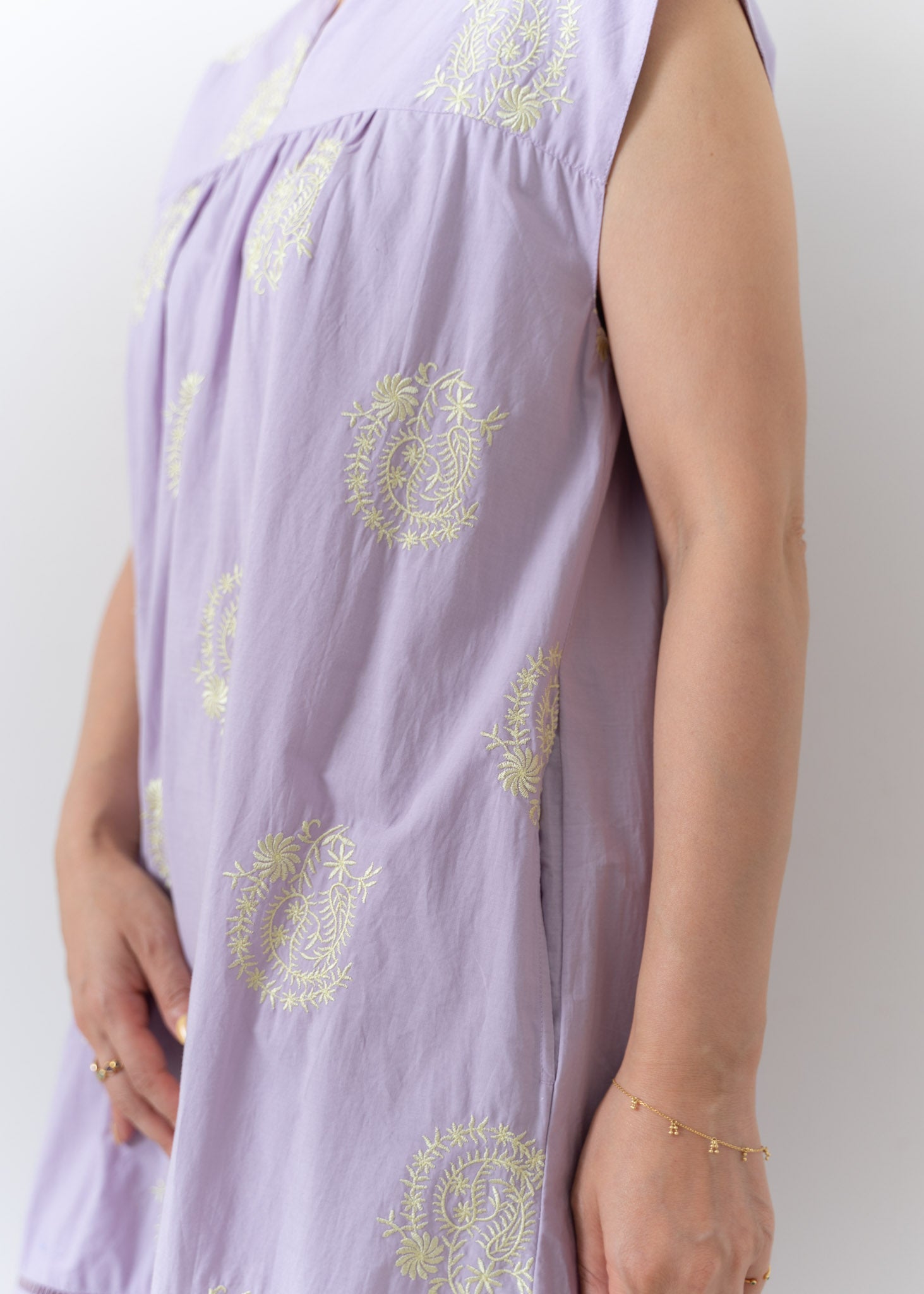 Poplin Paisley Embroidery Sleeveless Dress | Pasand by ne Quittez 