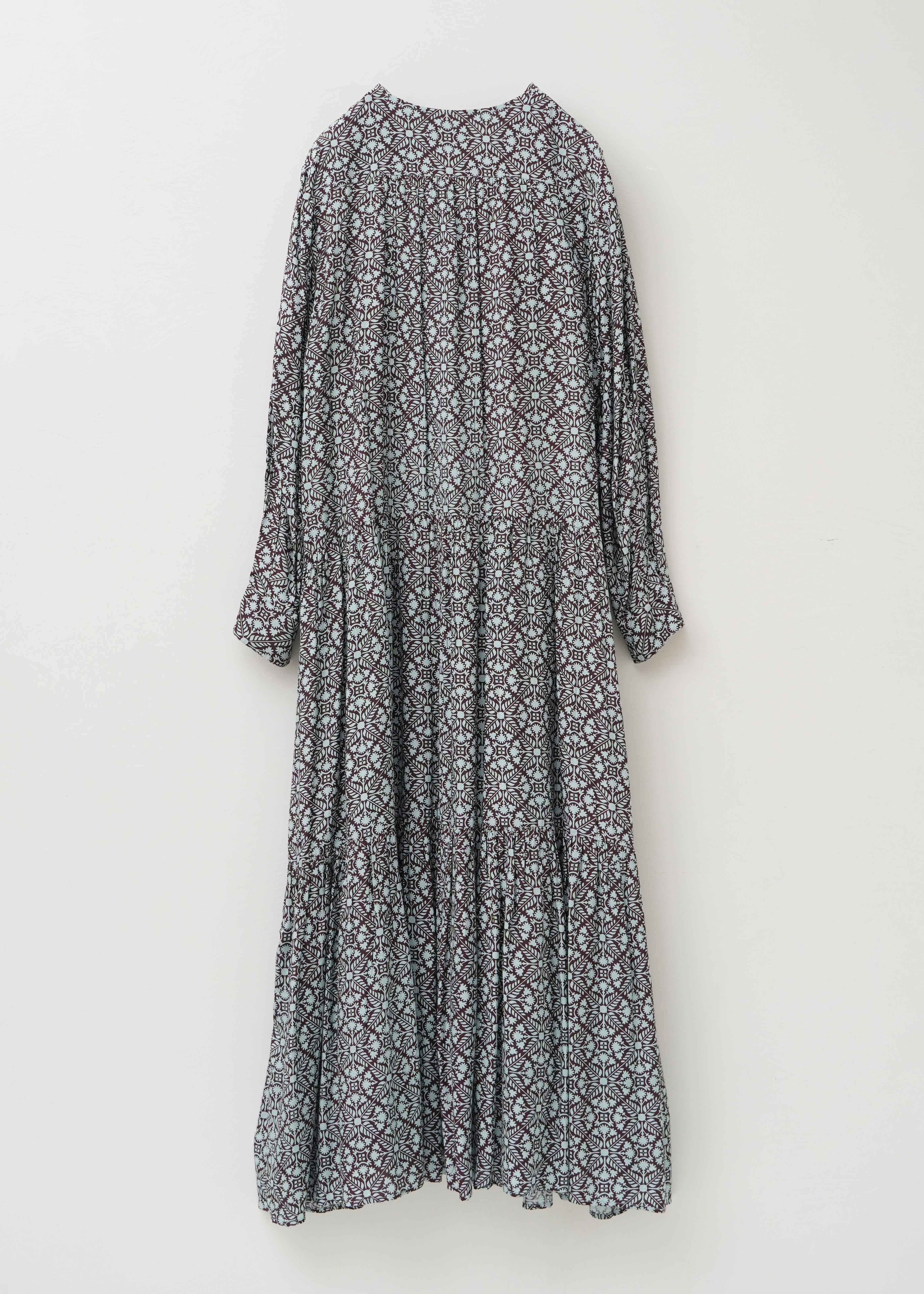 【9/2 10時発売】Shantoon Botanical Tile Print Tiered Dress
