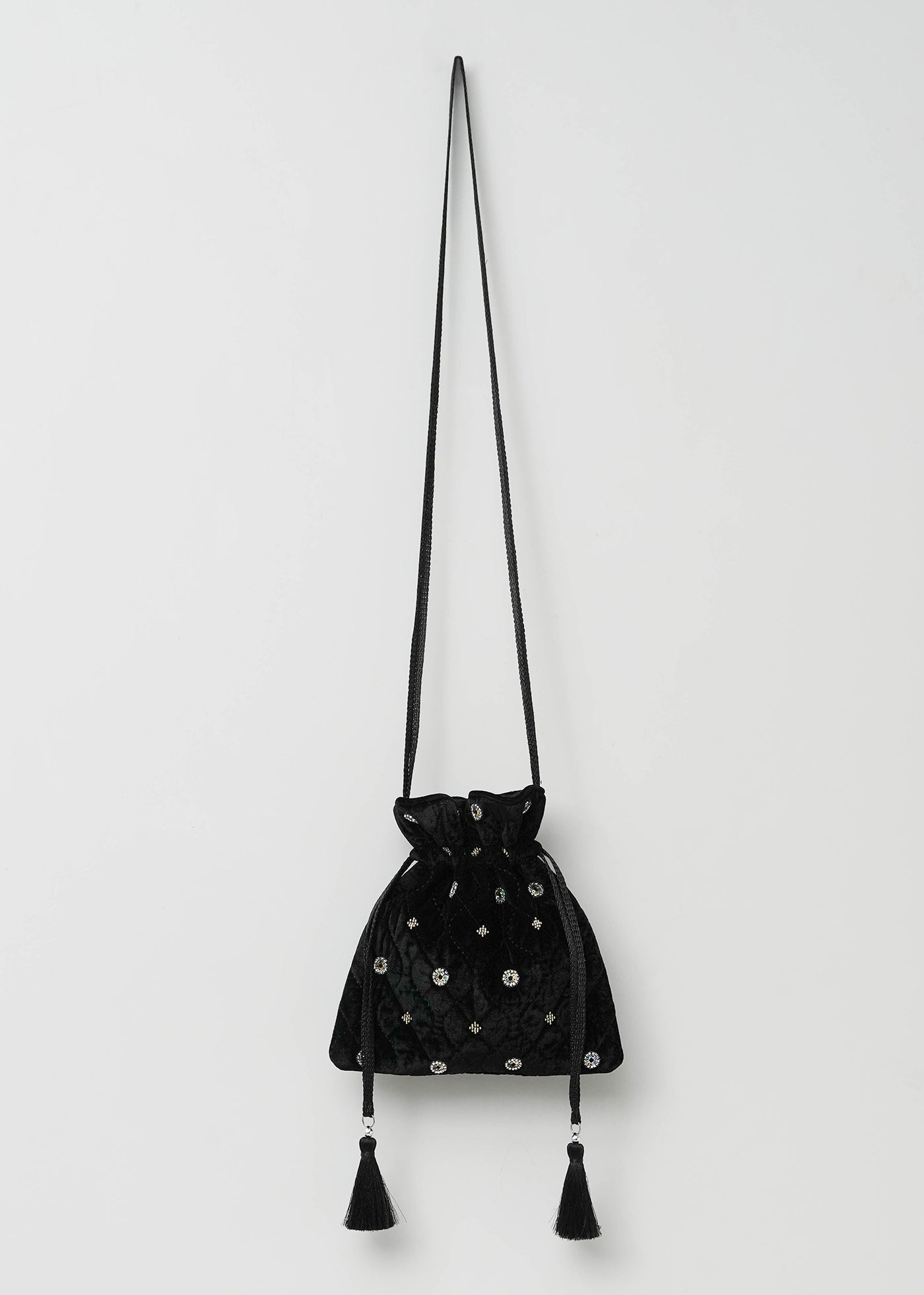 7/8 10時発売】Velvet Embroidery Drawstring Shoulder Bag | Pasand