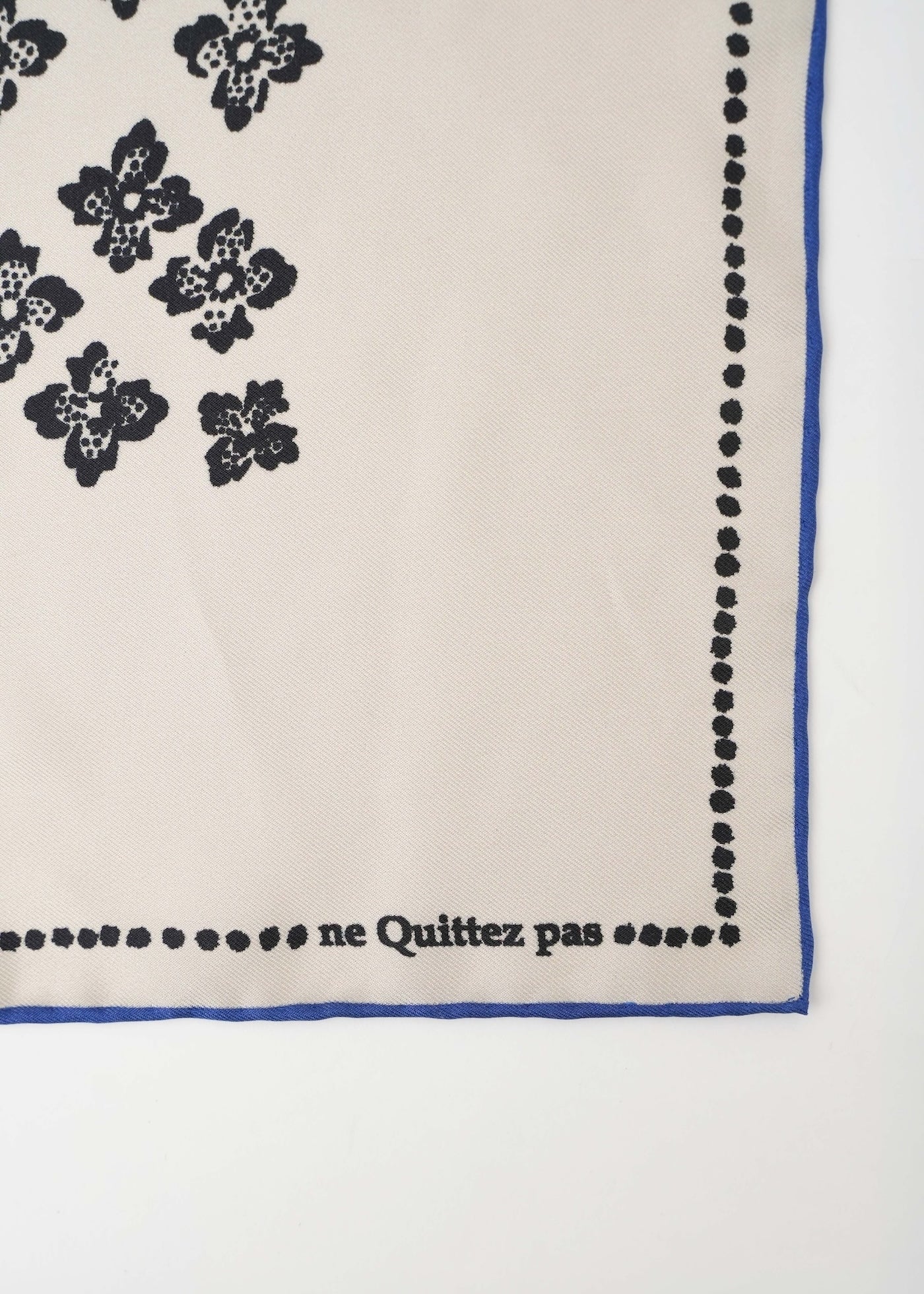 8/5 10時発売】Silk Patchwork Flower Print Scarf | Pasand by ne
