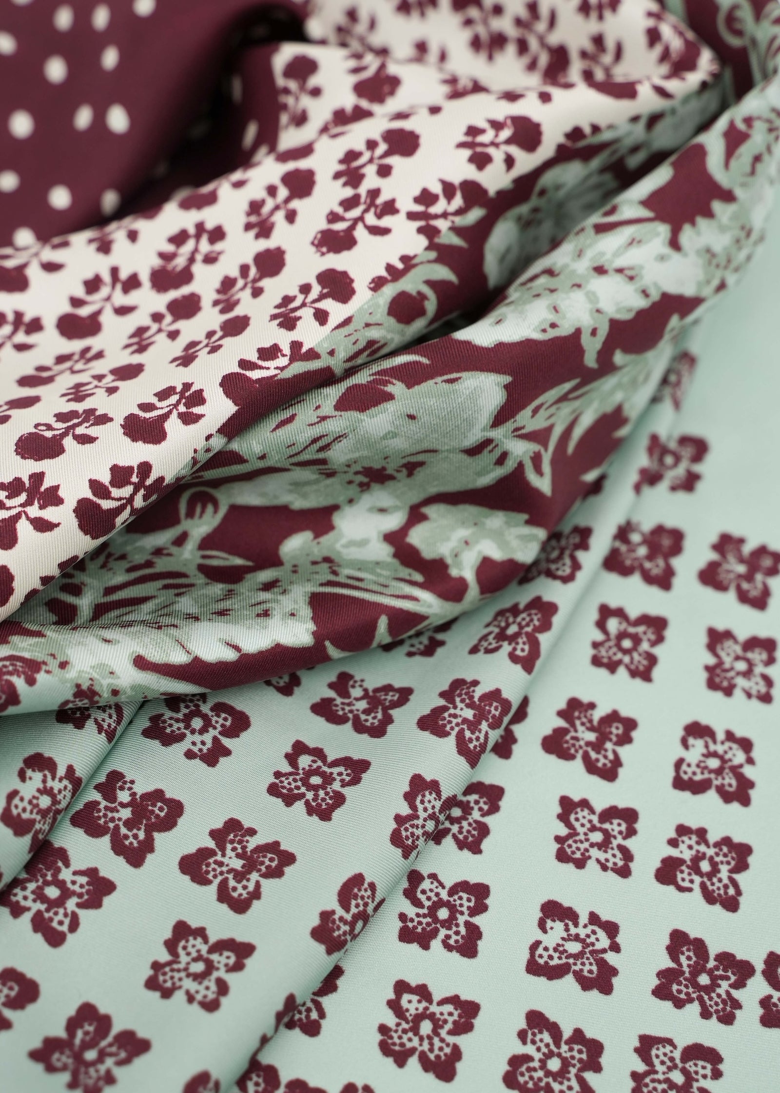 【8/5 10時発売】Silk Patchwork Flower Print Scarf