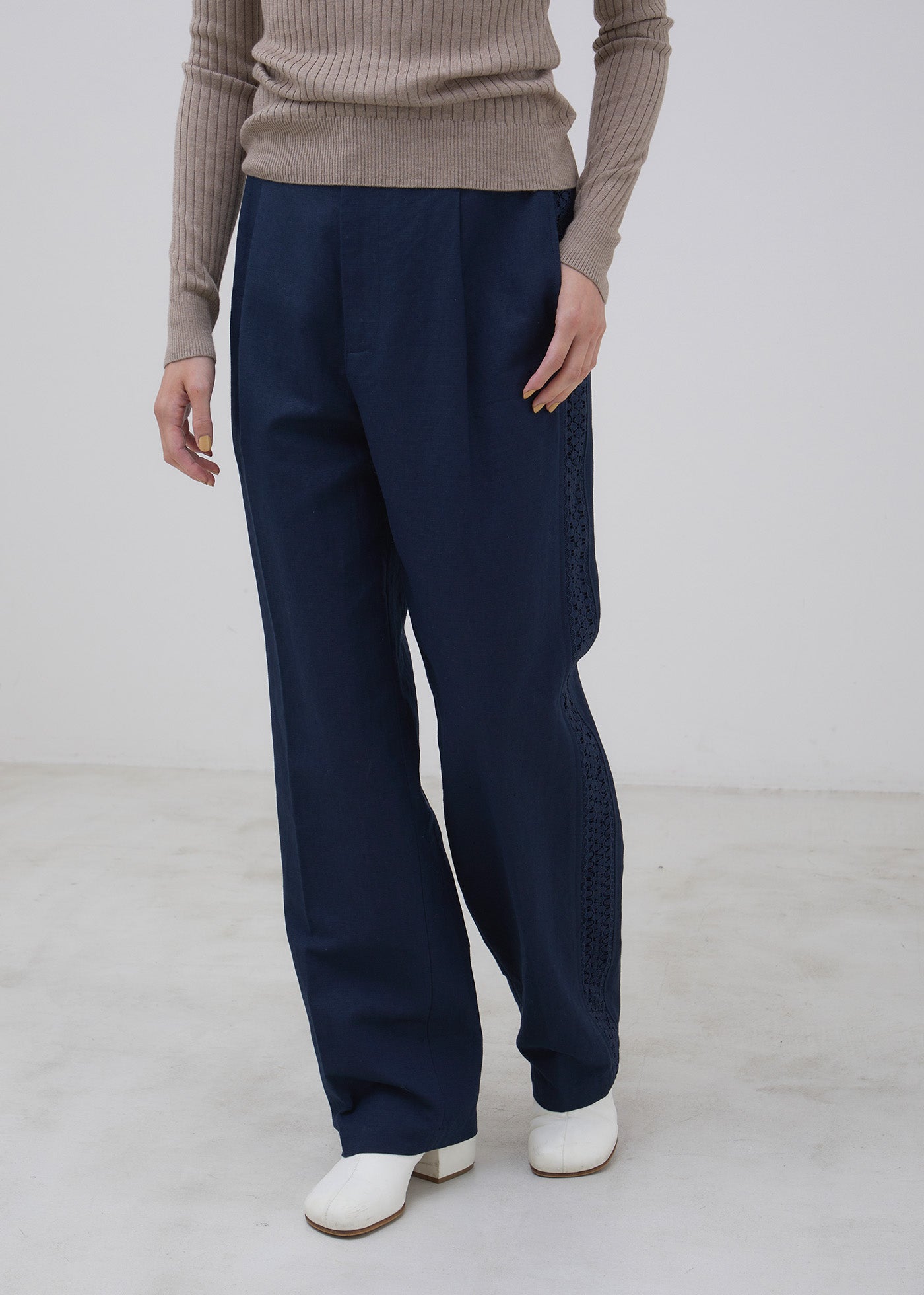 Heavy Linen Side Lace Pants Pasand by ne Quittez pas