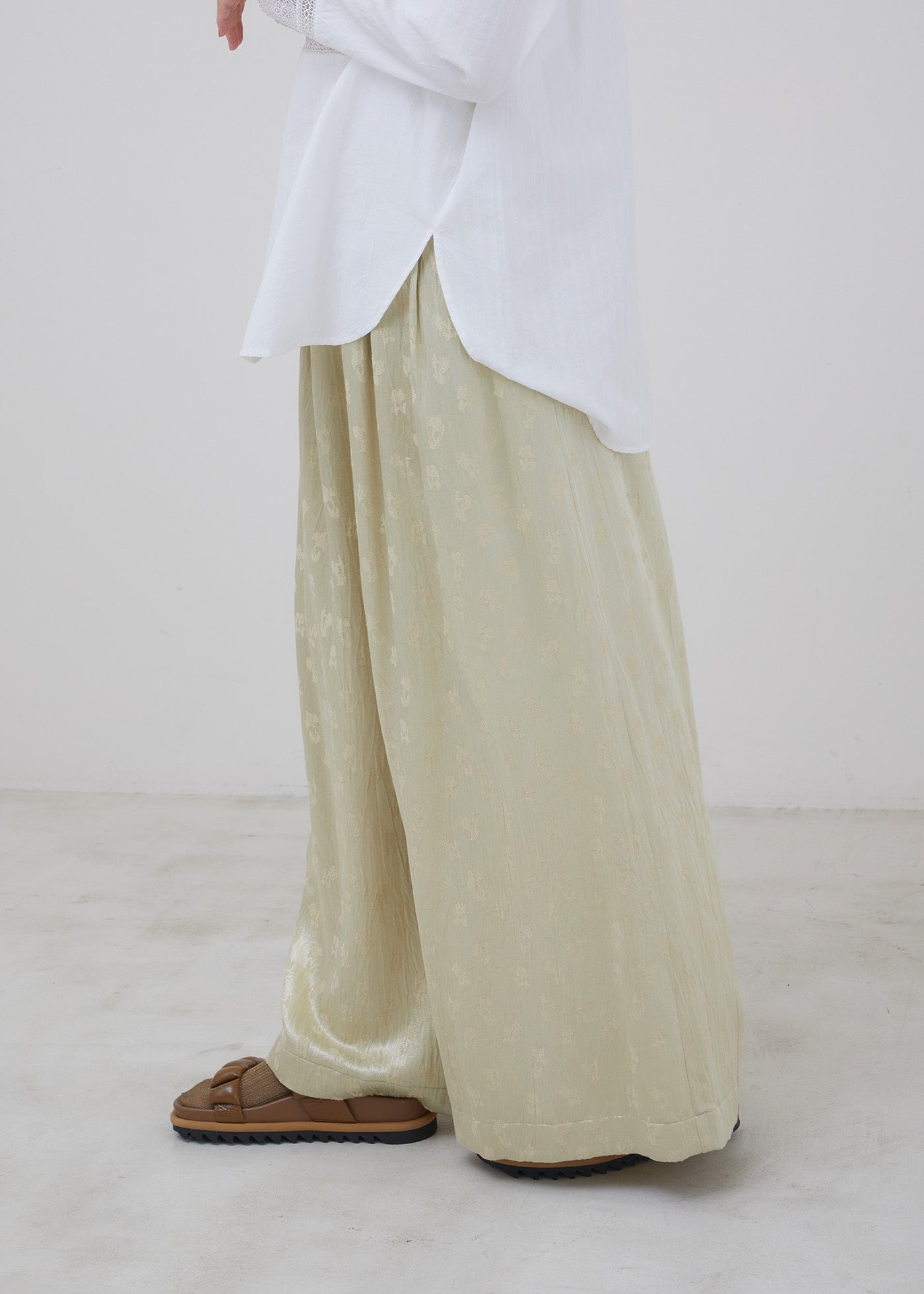 Cotton Rayon Jacquard Tuck Wide Pants | Pasand by ne Quittez pas | パサンドバイ ヌキテパ