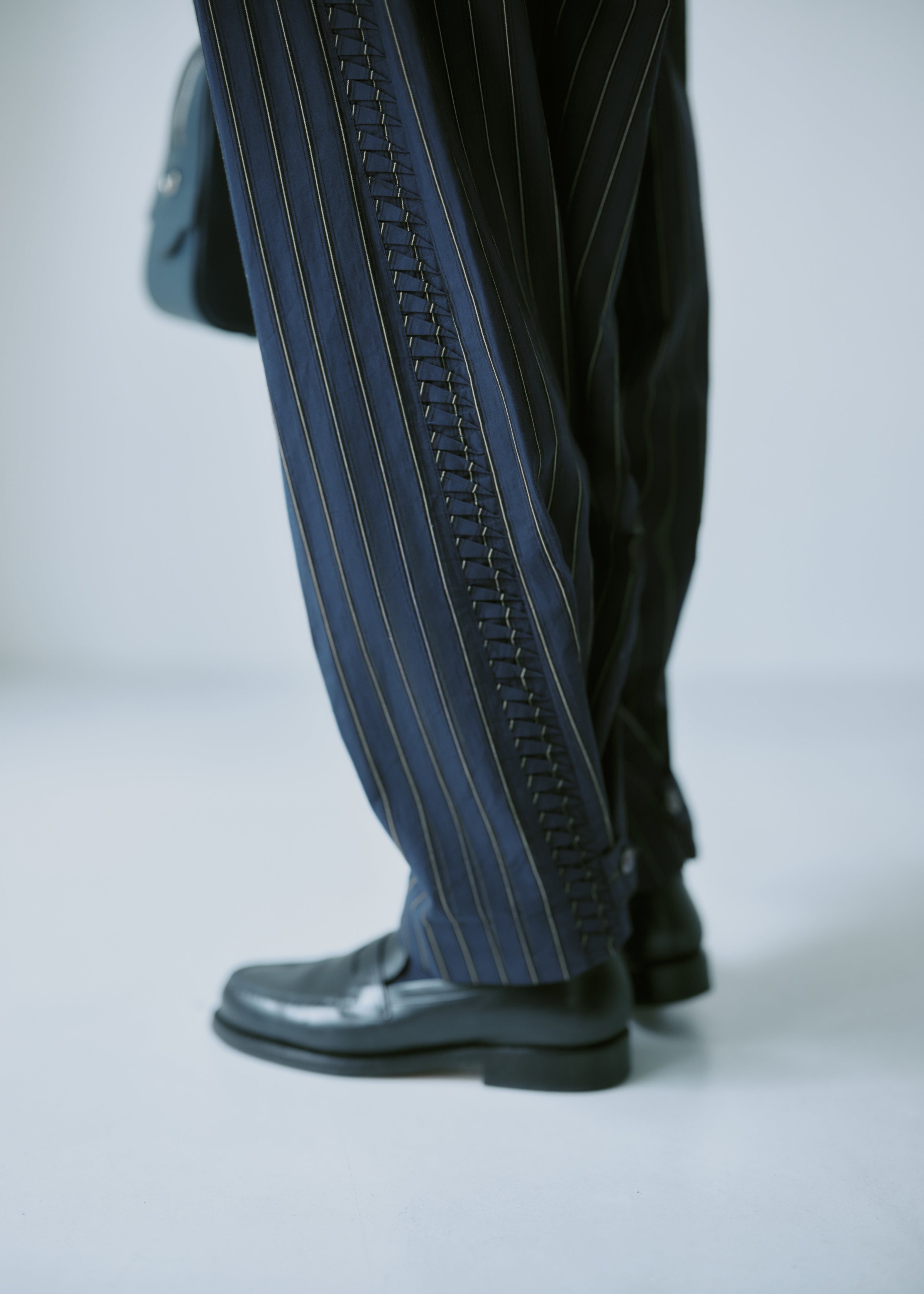 Poplin Side Wave Tuck Pants | Pasand by ne Quittez pas | パサン