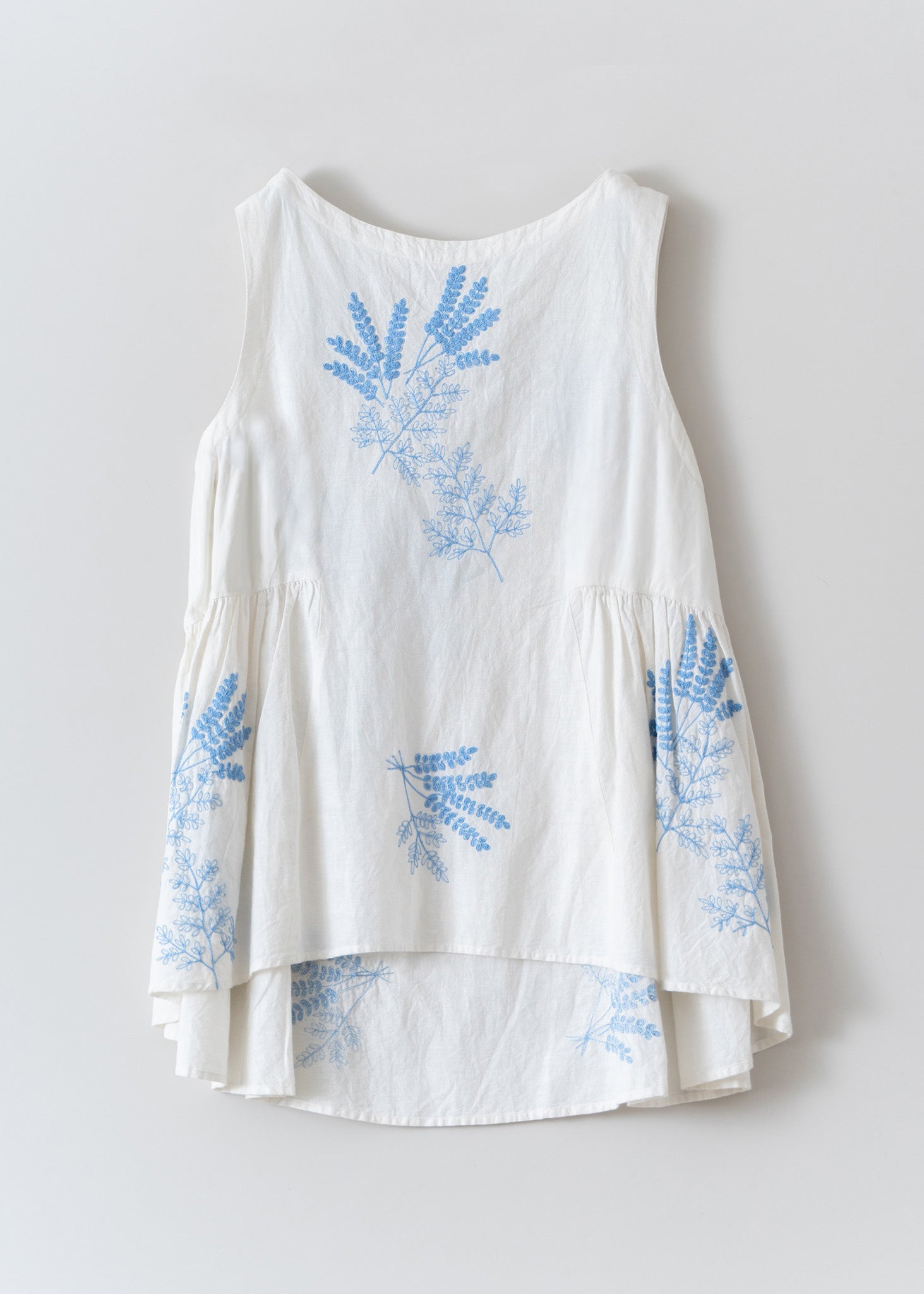 Cotton Linen Plants Embroidery Sleeeless Top | Pasand by ne Quittez pas |  パサンドバイヌキテパ