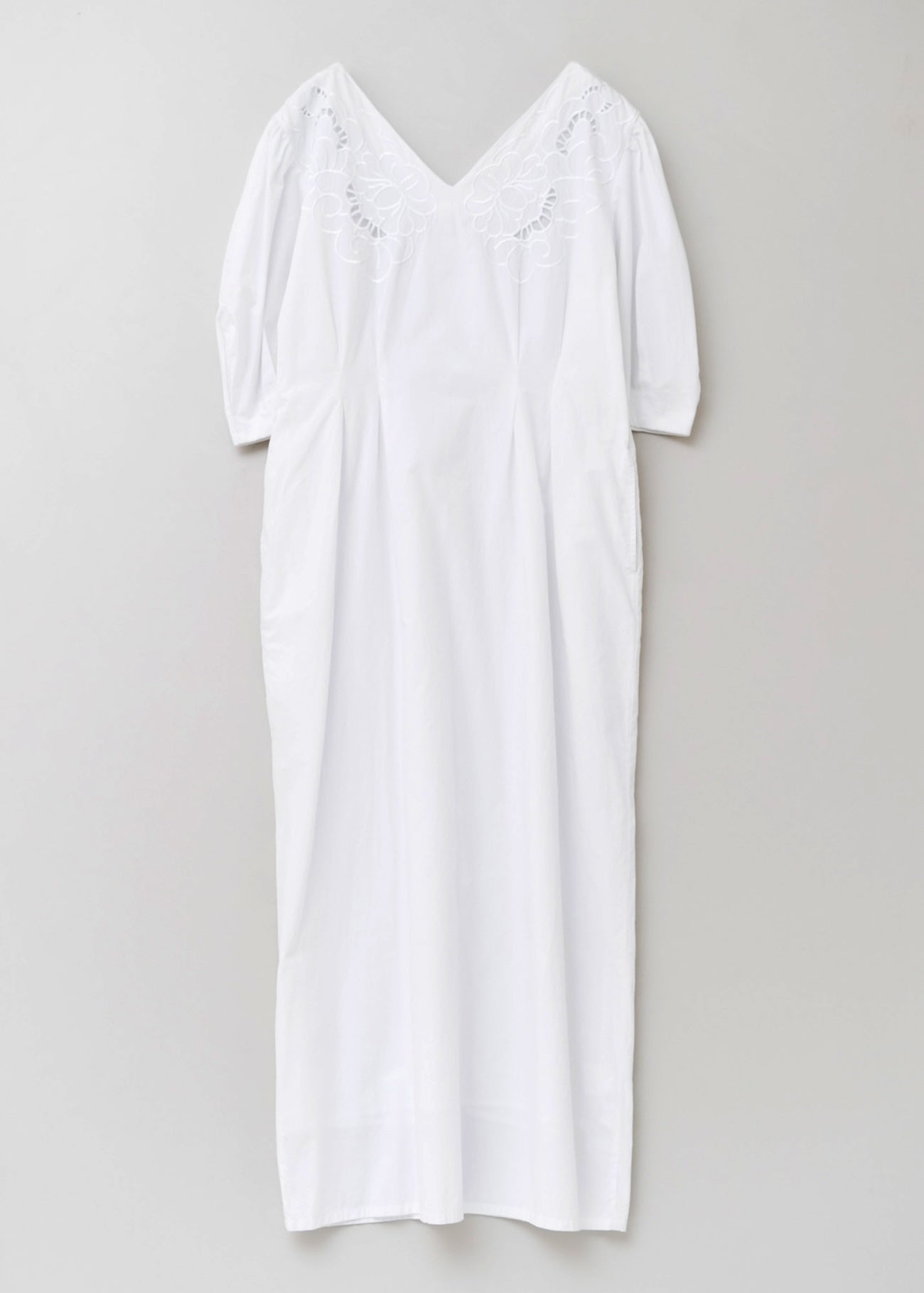 [Scheduled for delivery in mid-March] Poplin Daisy Cutwork Waist Tuck Dress