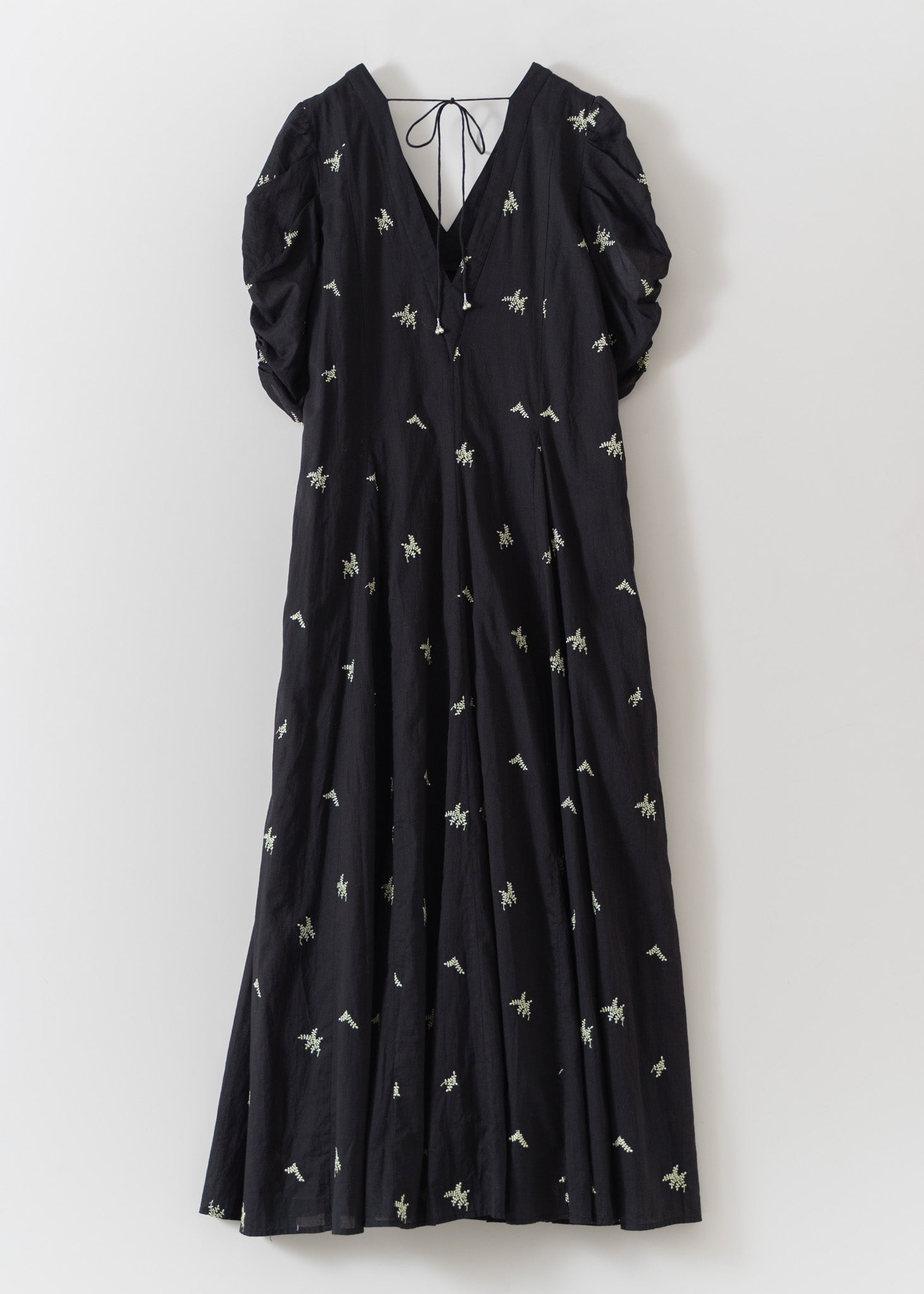 【4月中旬お届け予定】Cotton Voile Dot Leaf Embroidery Gather Sleeve Dress