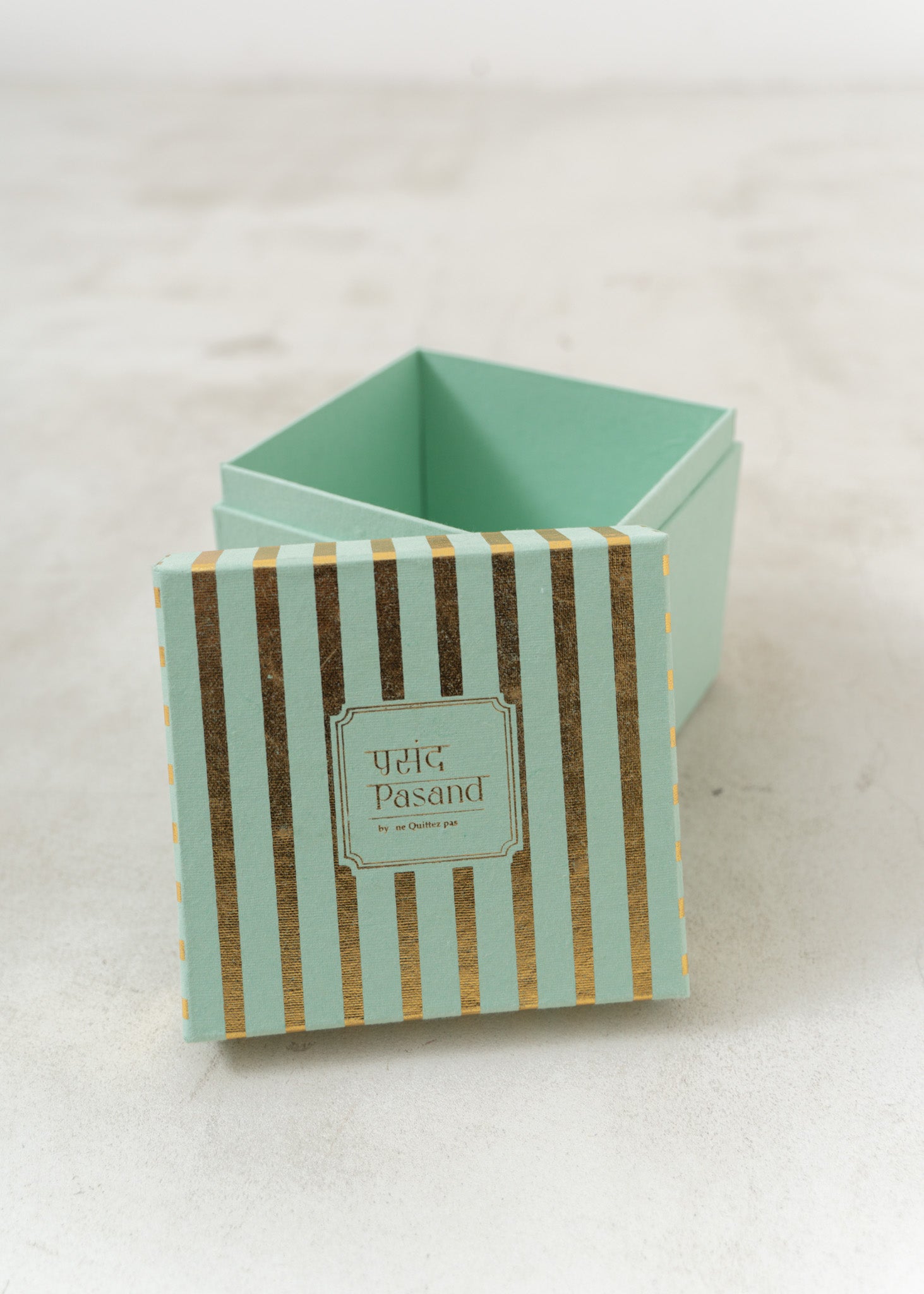 Pasand Original Paper Gift Box Small | Pasand by ne Quittez pas 