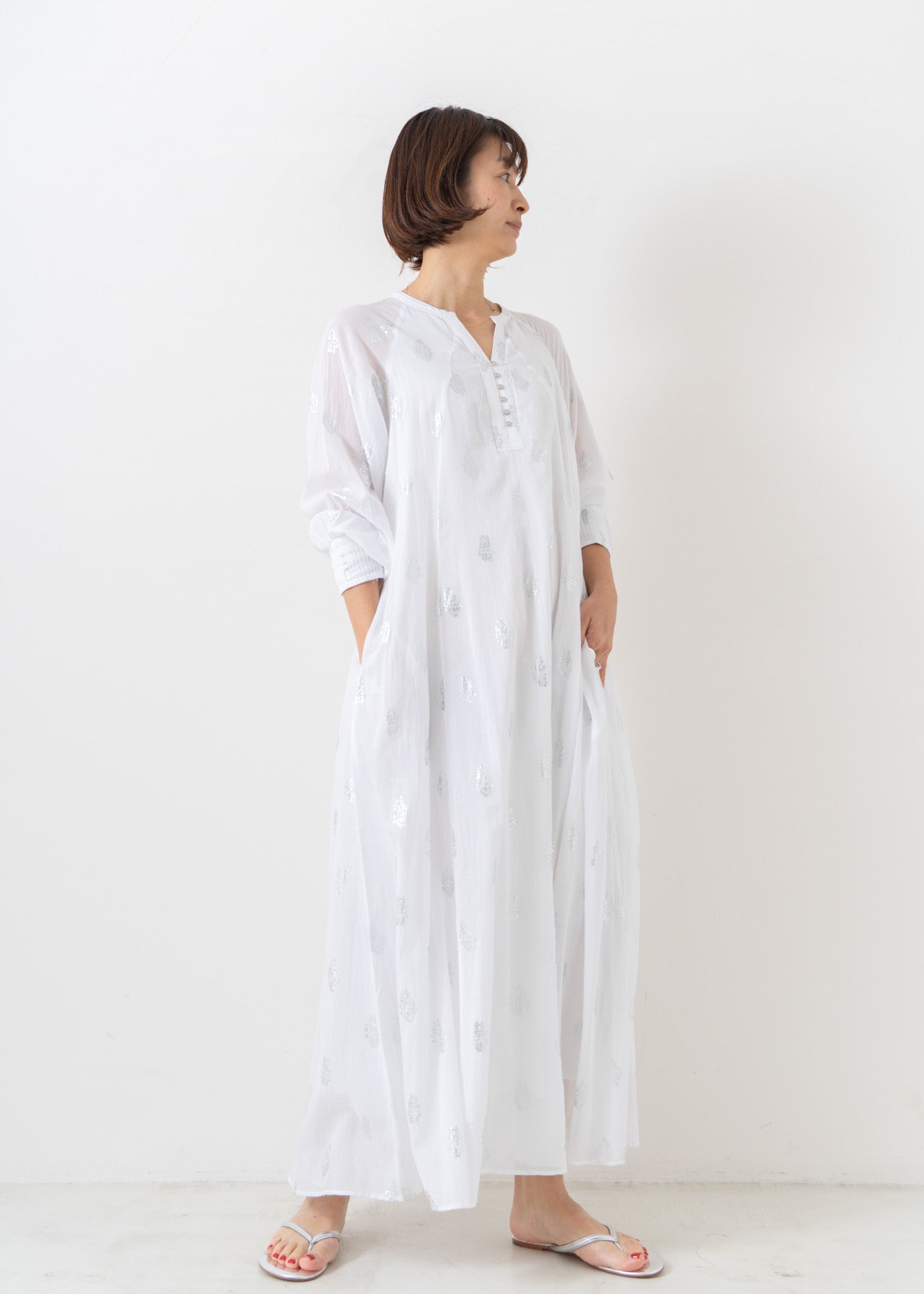 予約受付中】Cotton Voile Foil Flower Print Sleeve Dress | Pasand 